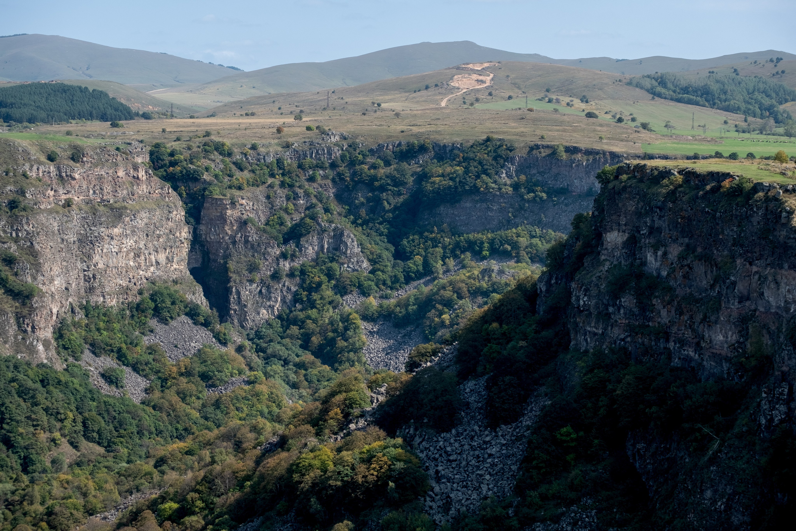 ГРУЗИЯ. ПОБУДЬ ЗДЕСЬ И ЦЕЛЕЕ БУДЕТ ЭТОТ МИР