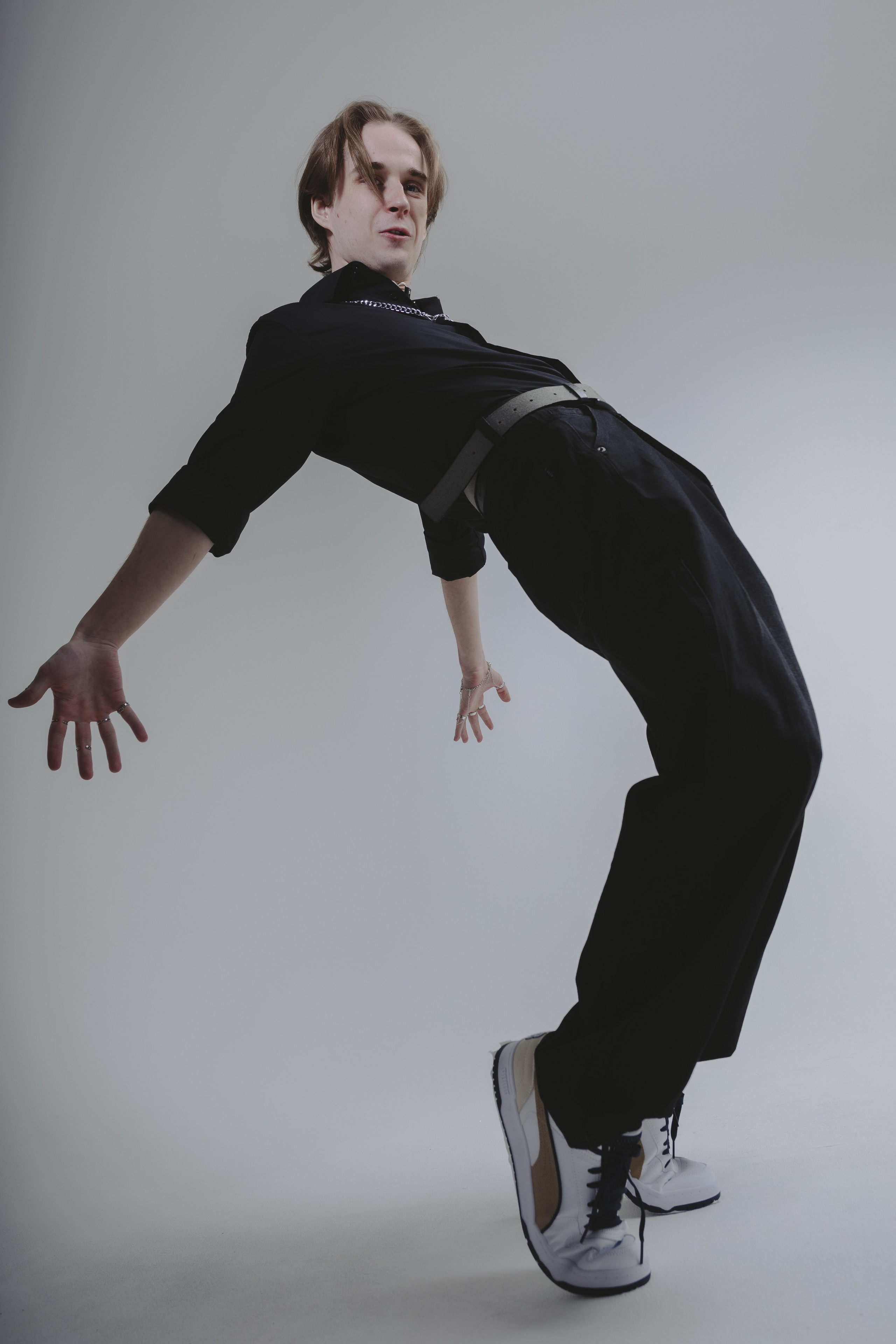 Антон. Фотограф Julia Milton | Портреты, съемки для маркетплейсов, лавстори, съёмка беременности в Санкт-Петербурге. Обучение фотографии в Спб очно