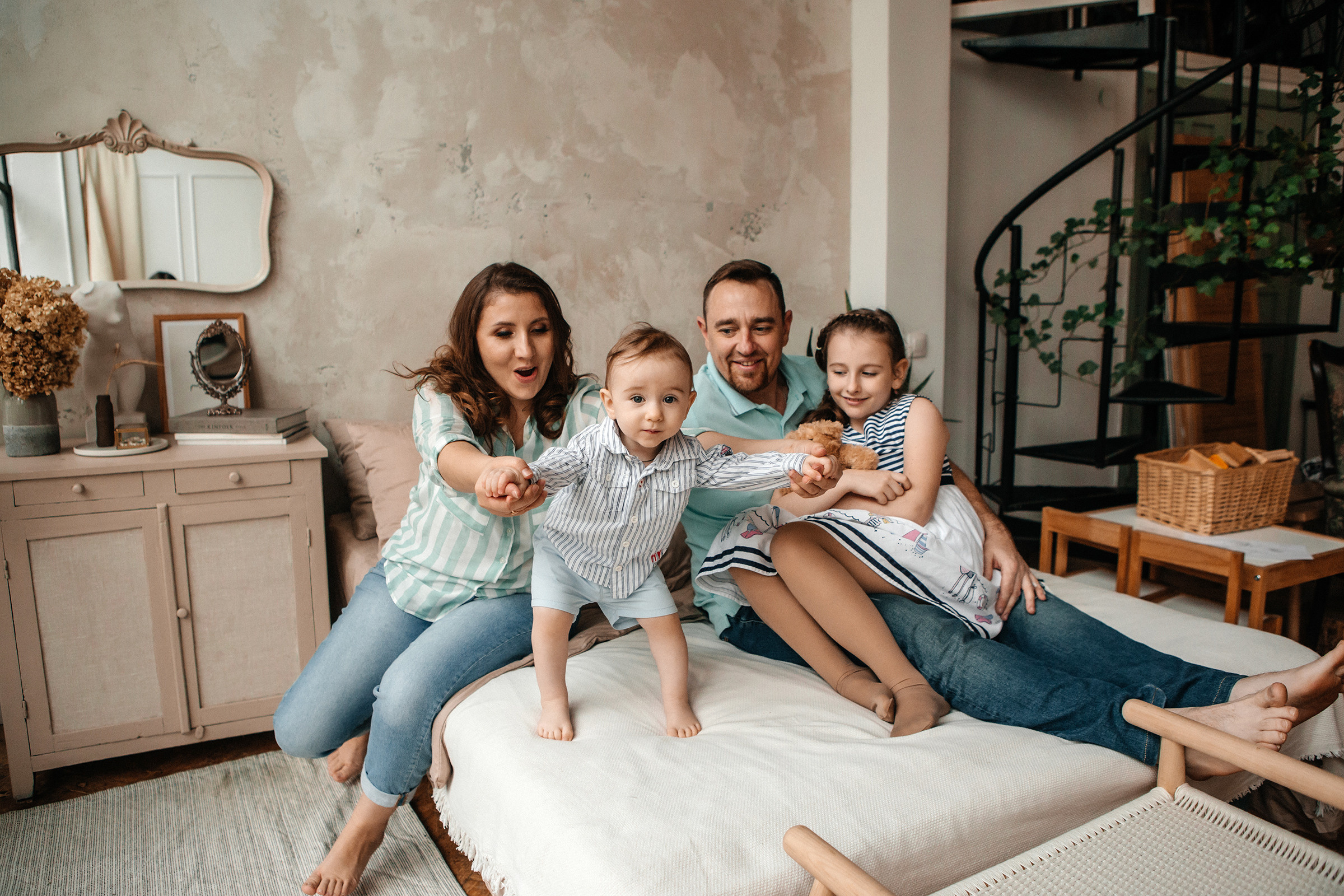 Настя+Ксюша+Саша+Тёма. Семейный фотограф в Минске Саша Павлюк