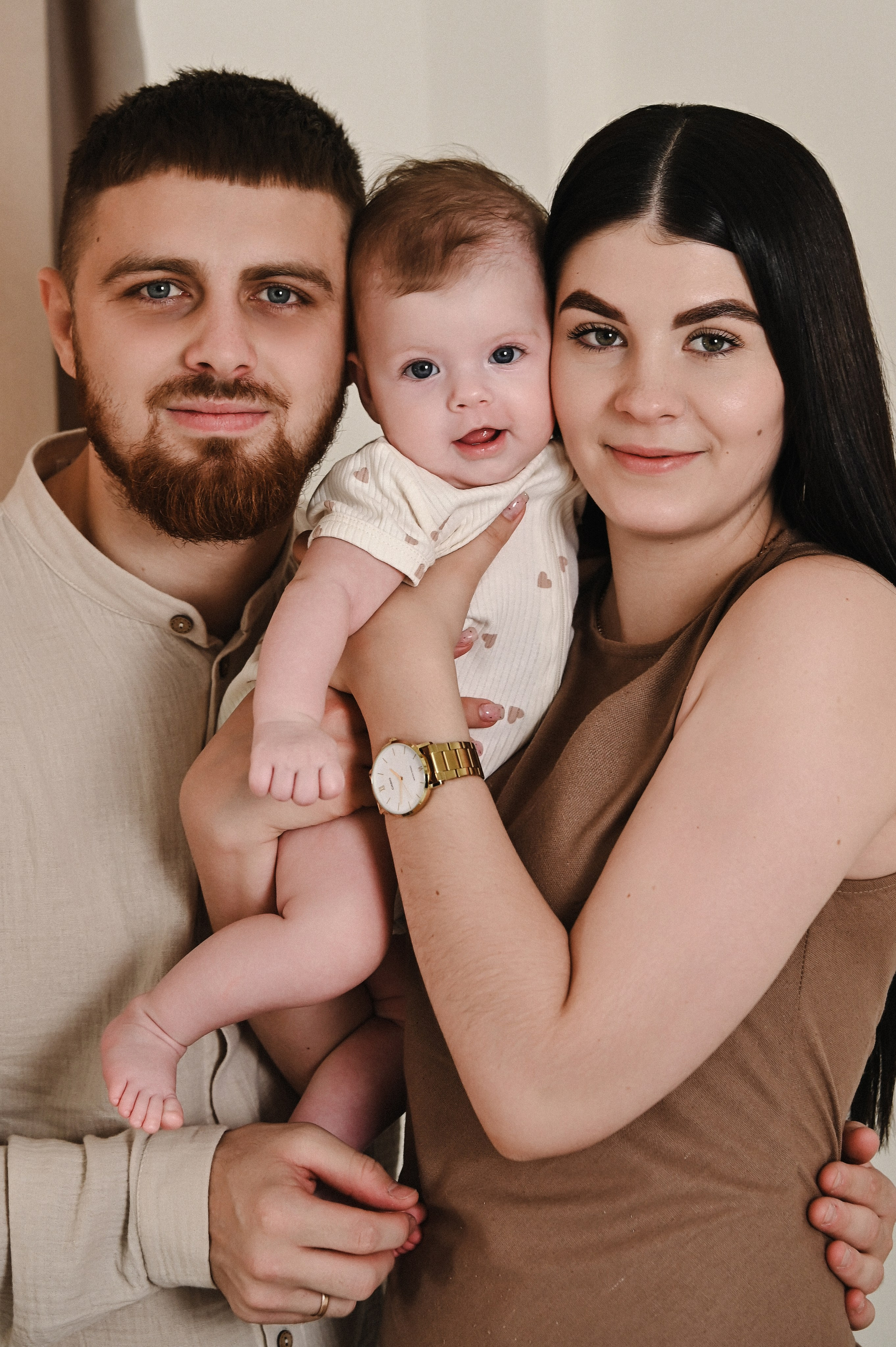 Семейная с маленькой Оливией. Фотограф Ярута Оксана / Ростов-на-Дону