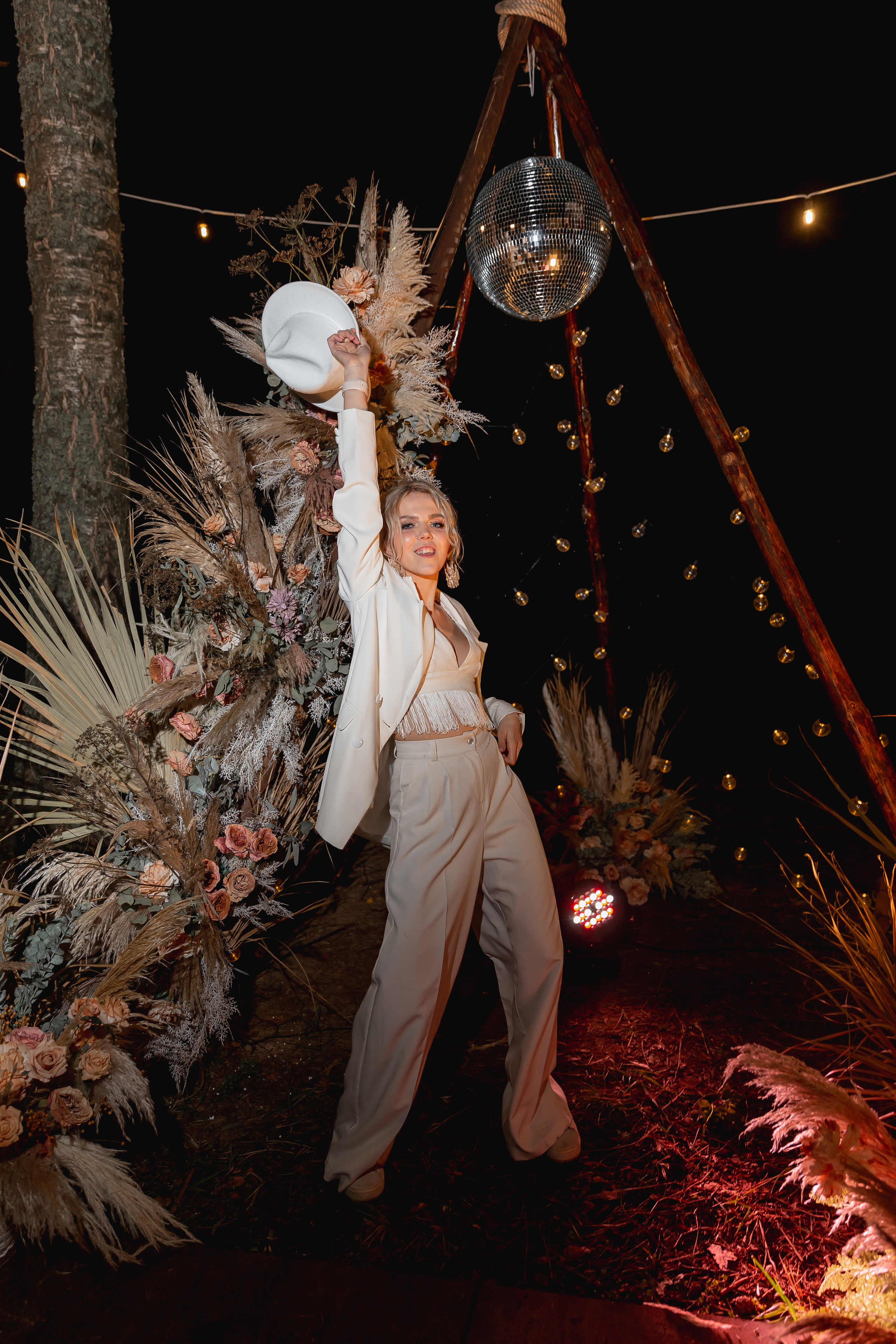 Не женюсь я, не женюсь!. Э Т О М Ы