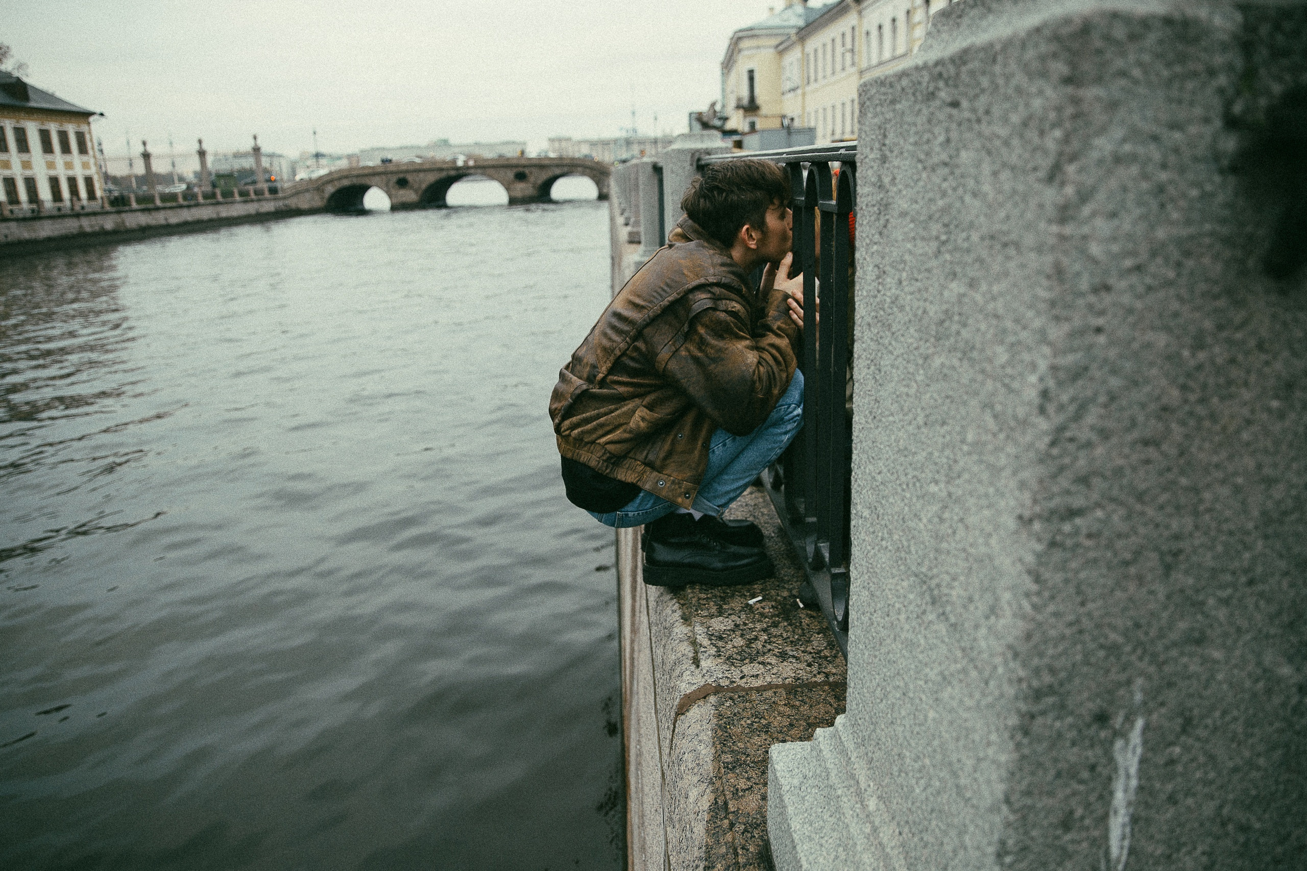 Навсегда юность, навсегда смерть. Э Т О М Ы