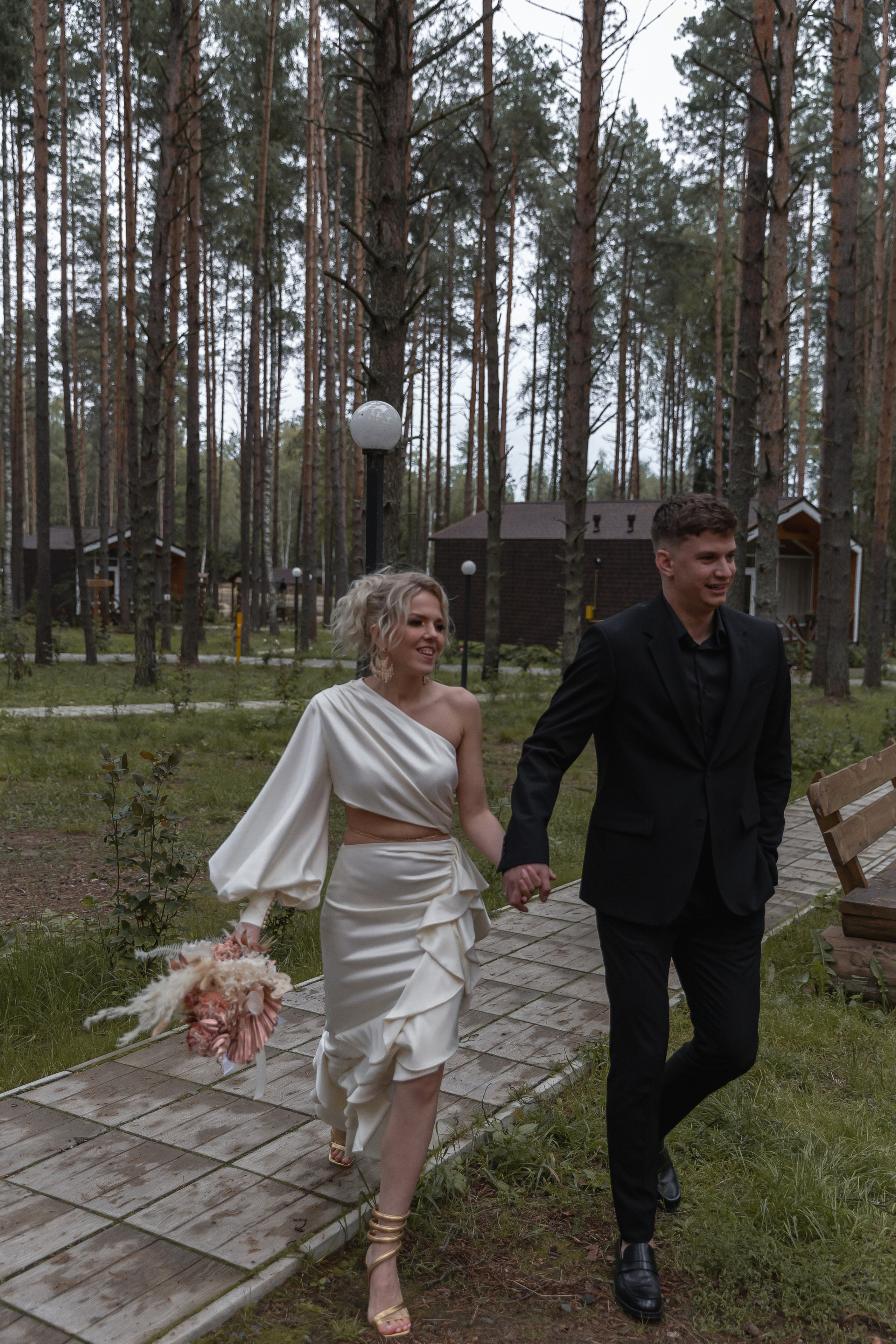 Не женюсь я, не женюсь!. Э Т О М Ы