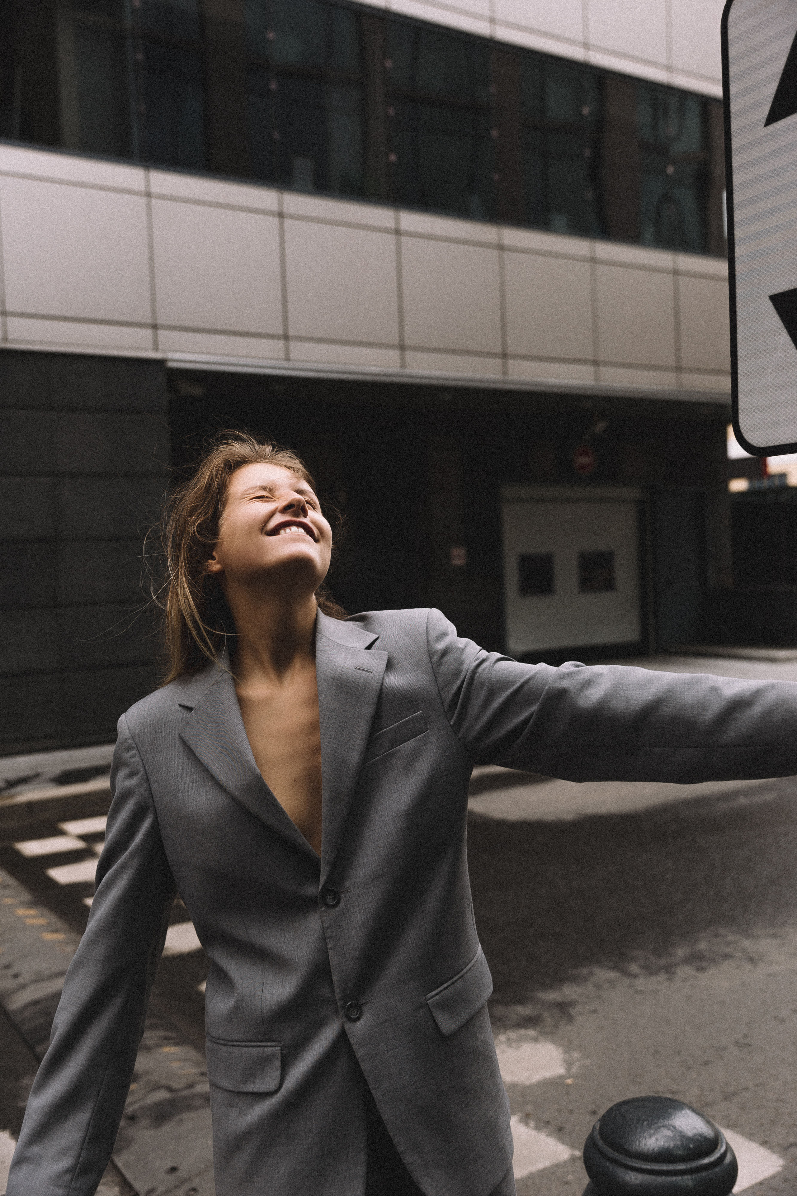 MARY. Э Т О М Ы