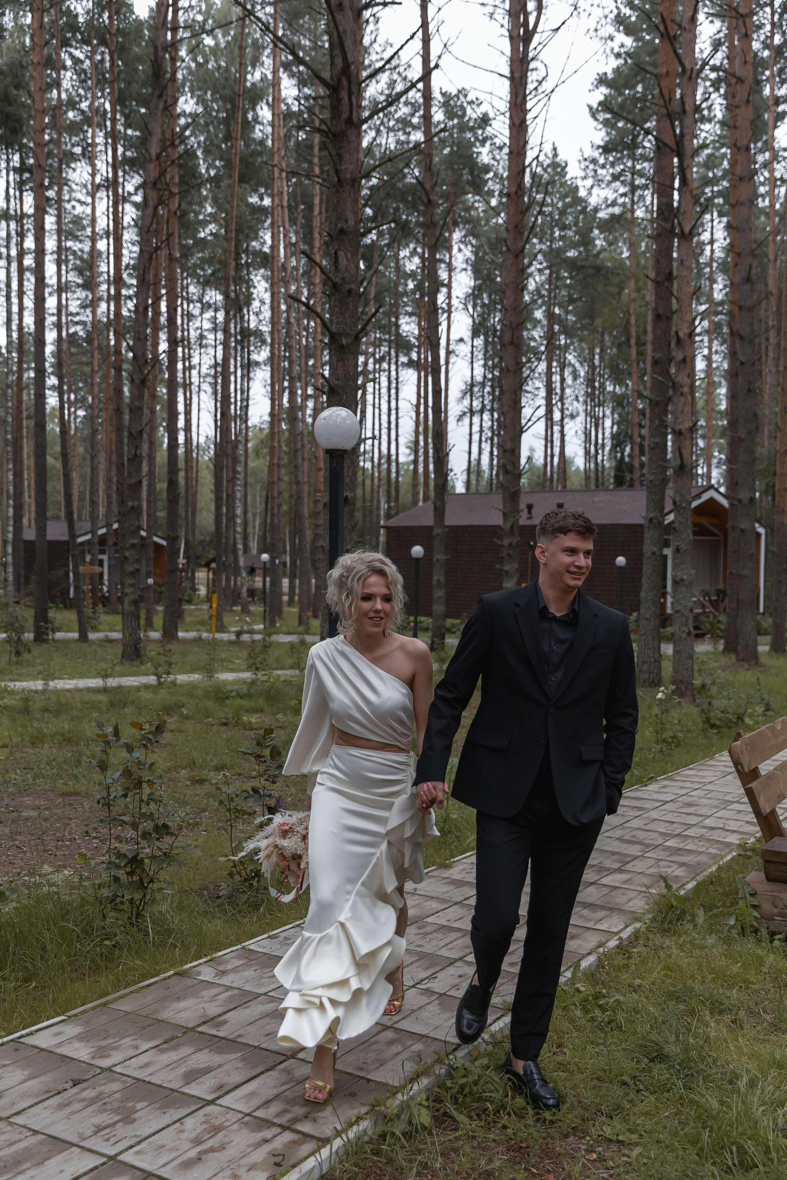 Не женюсь я, не женюсь!. Э Т О М Ы