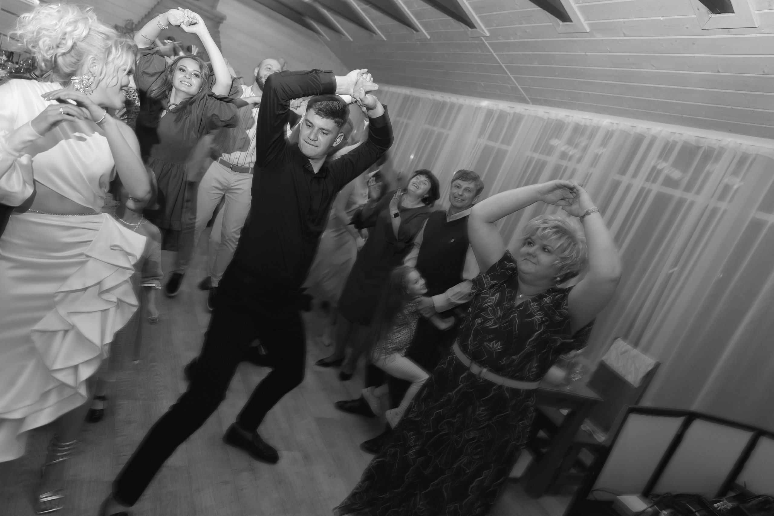 Не женюсь я, не женюсь!. Э Т О М Ы