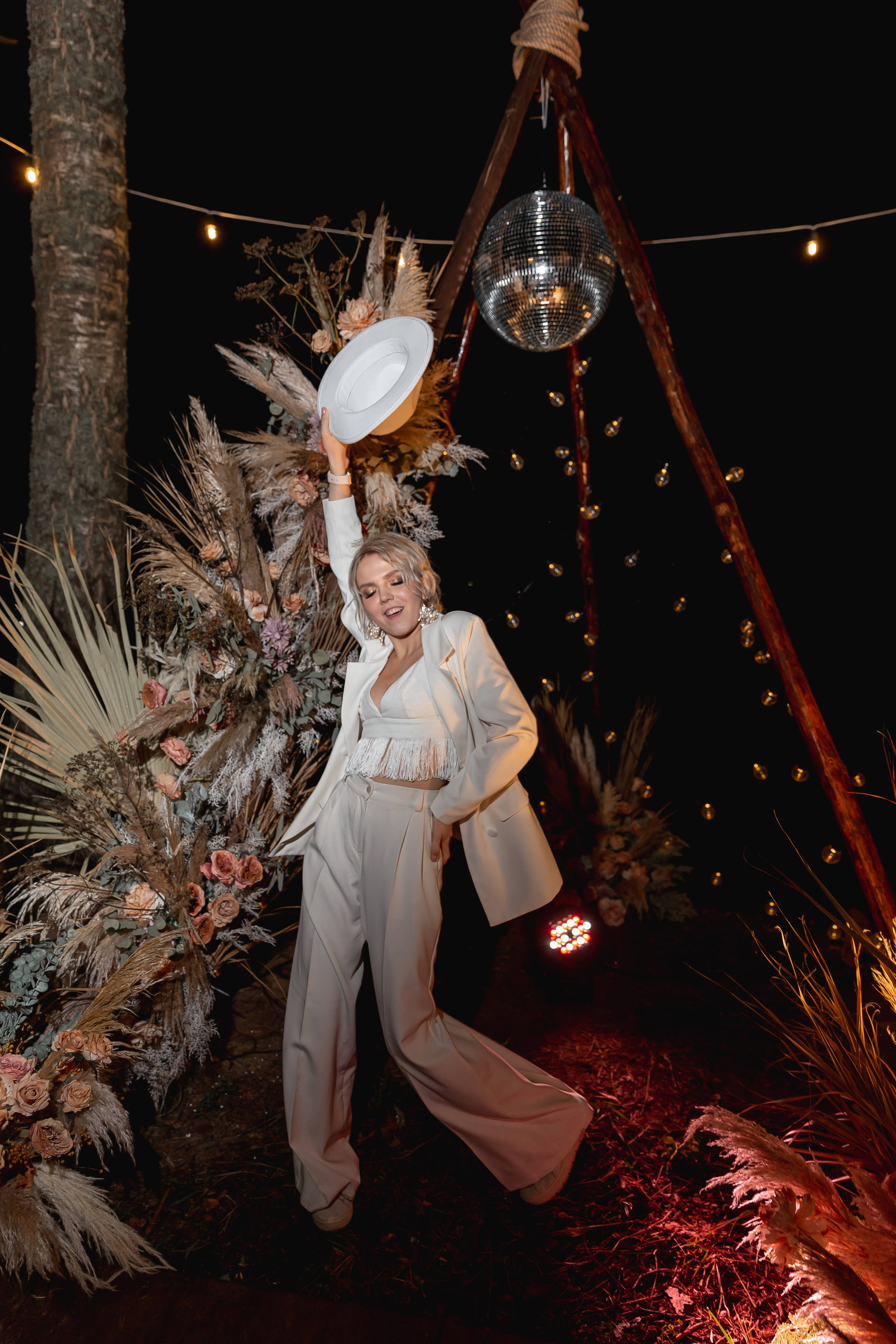 Не женюсь я, не женюсь!. Э Т О М Ы