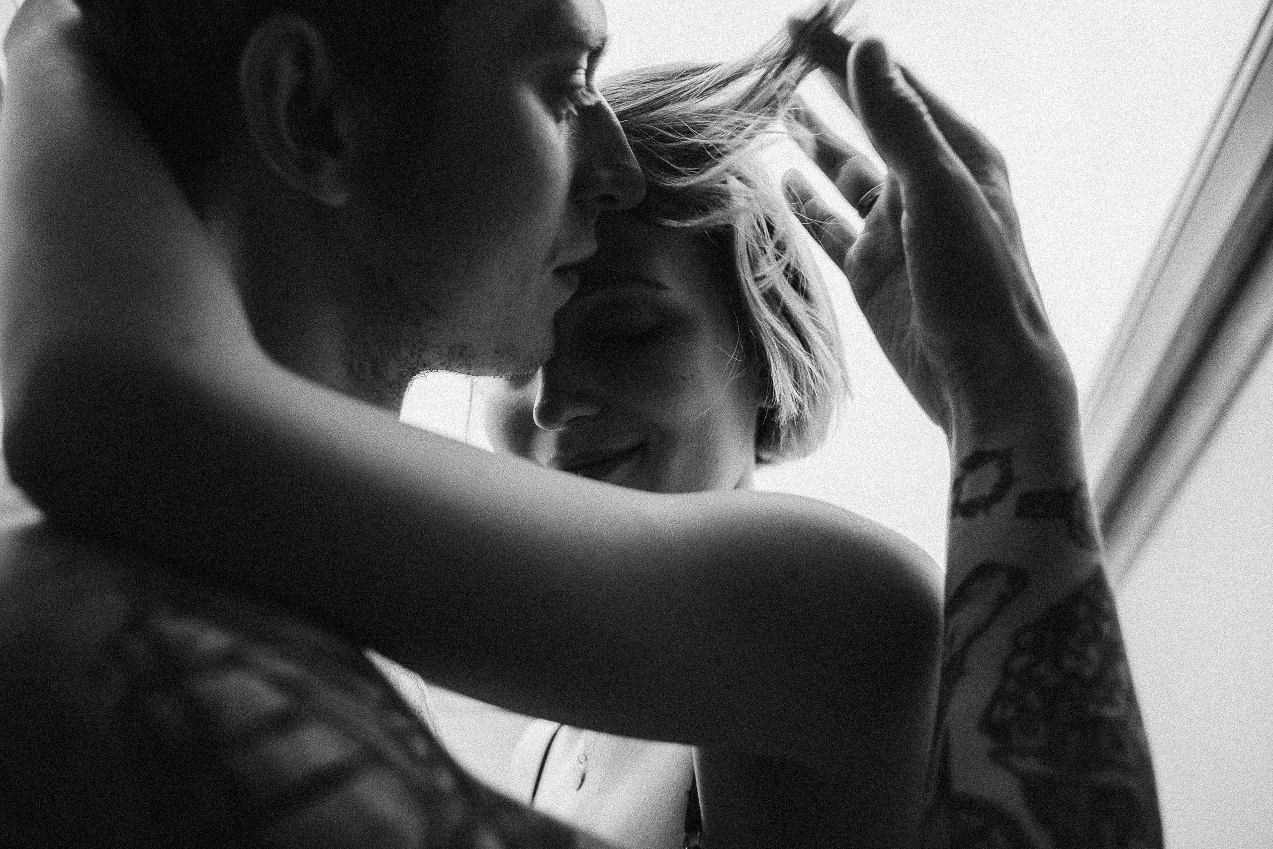 Навсегда юность, навсегда смерть. Э Т О М Ы