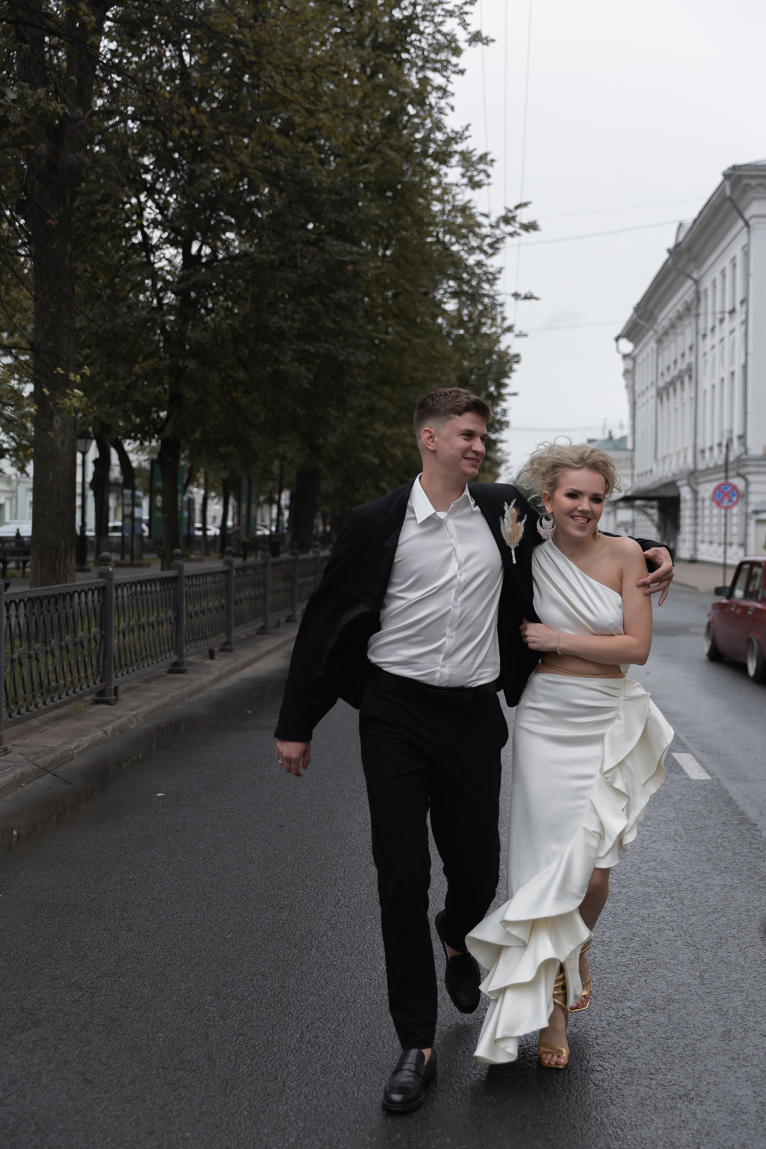 Не женюсь я, не женюсь!. Э Т О М Ы