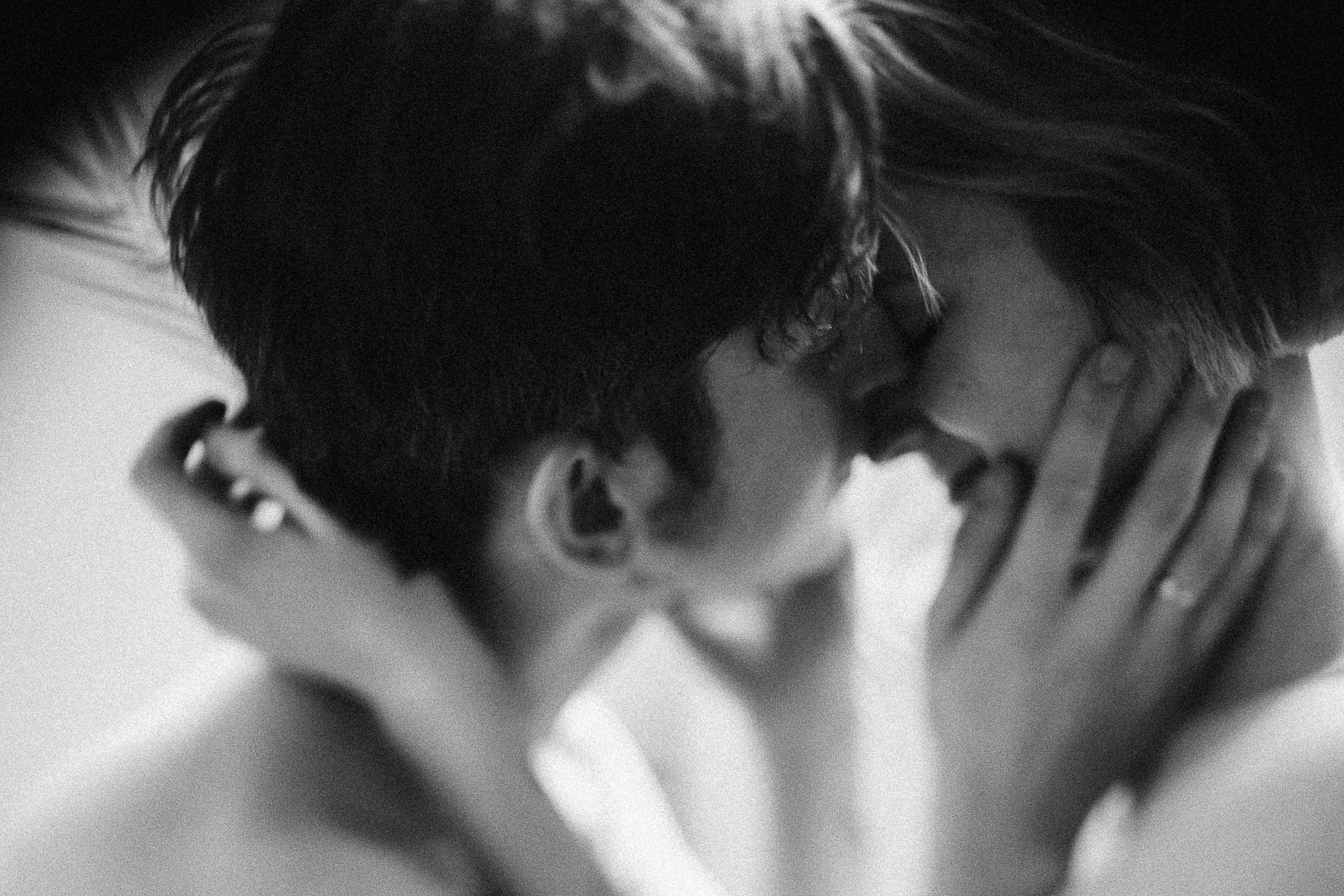 Навсегда юность, навсегда смерть. Э Т О М Ы