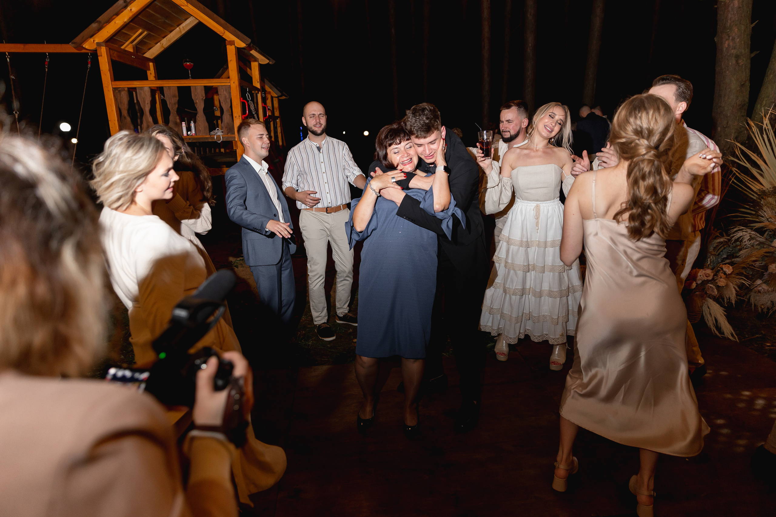 Не женюсь я, не женюсь!. Э Т О М Ы