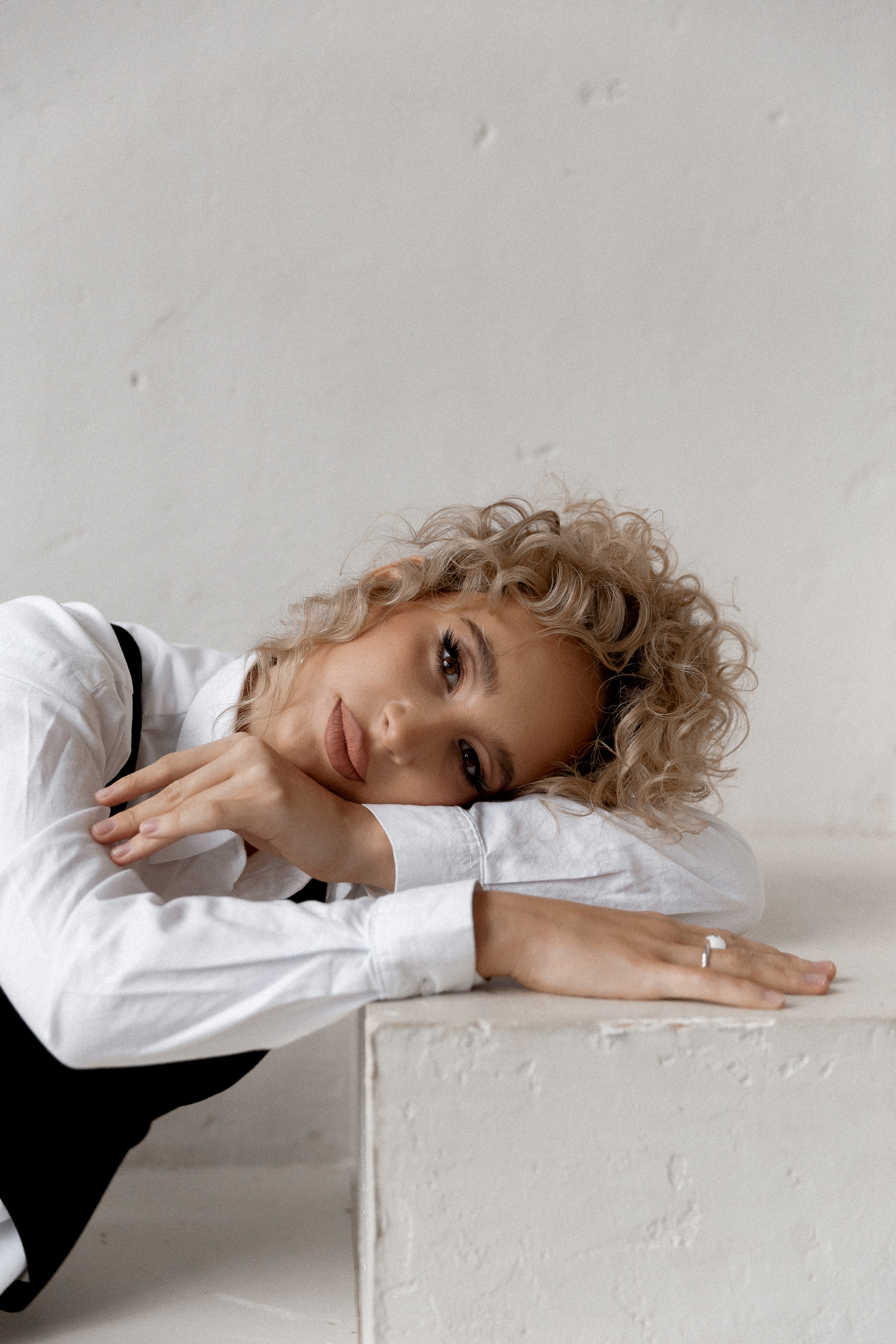 TANYA. Э Т О М Ы