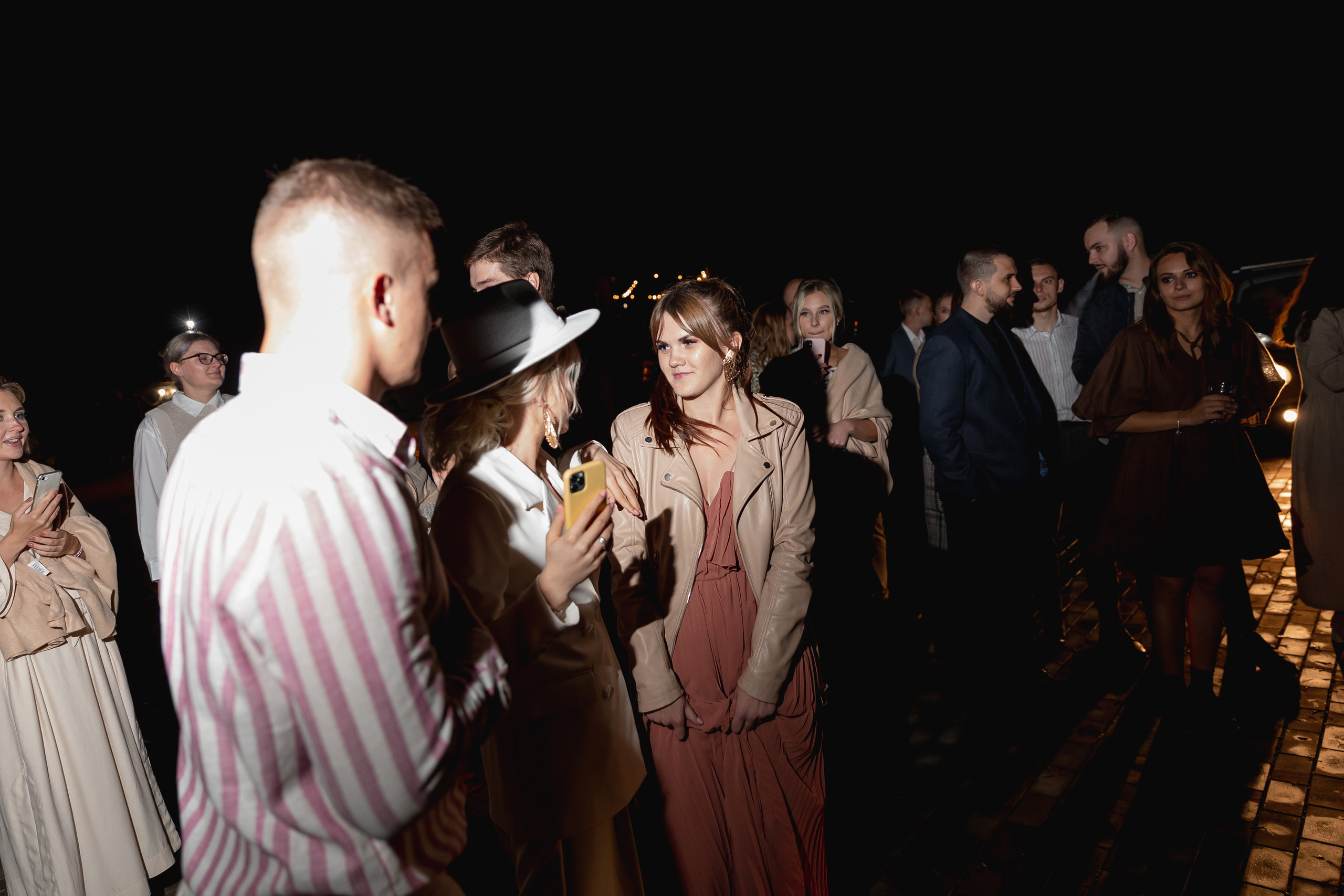 Не женюсь я, не женюсь!. Э Т О М Ы