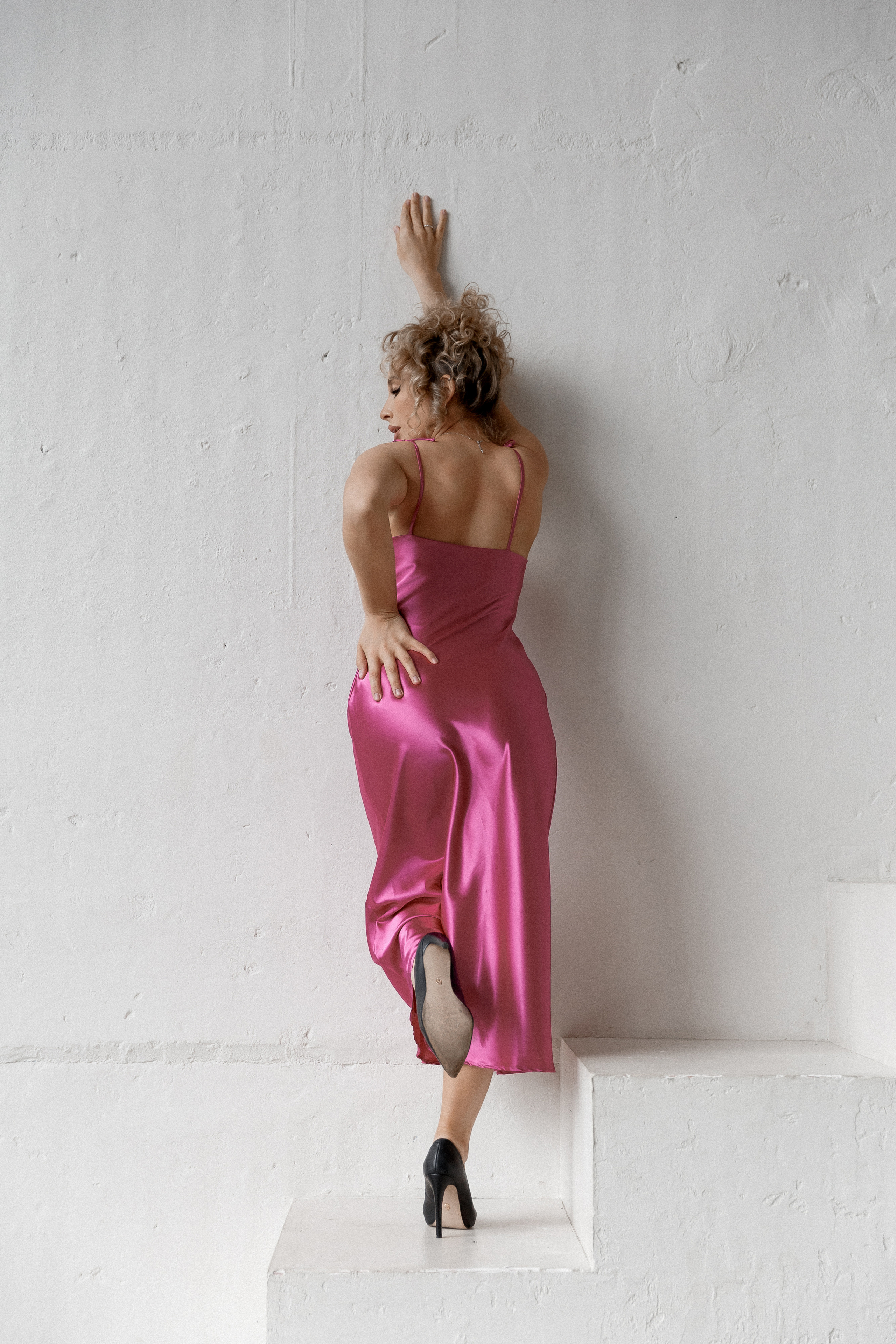 TANYA. Э Т О М Ы