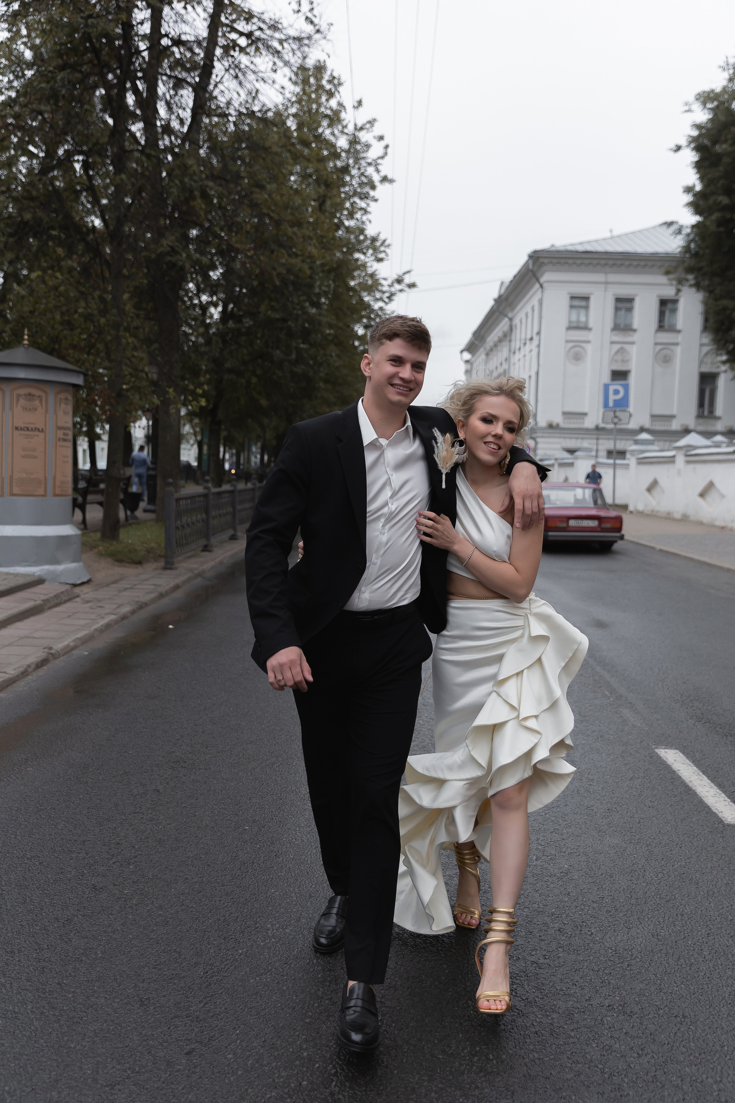 Не женюсь я, не женюсь!. Э Т О М Ы