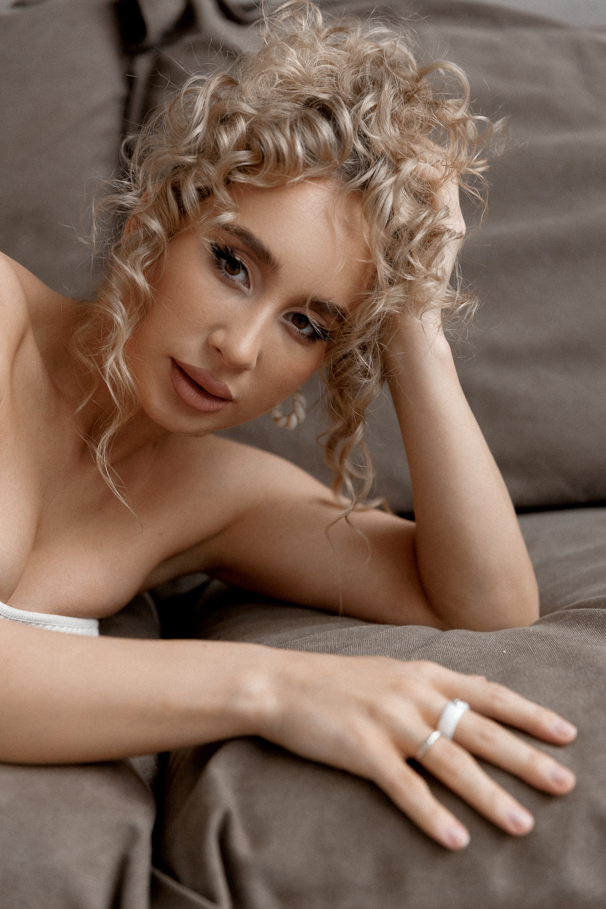 TANYA. Э Т О М Ы