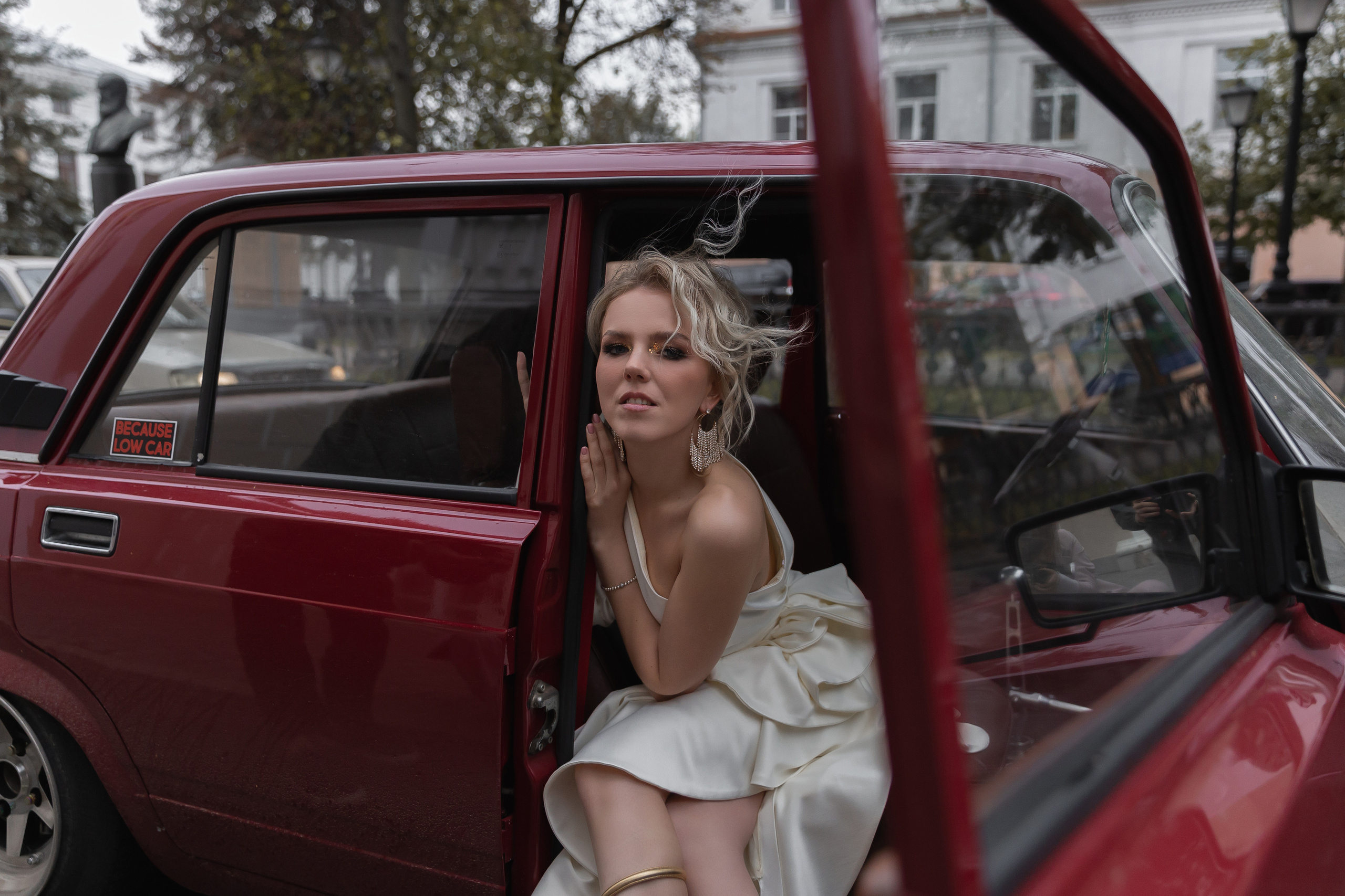 Не женюсь я, не женюсь!. Э Т О М Ы