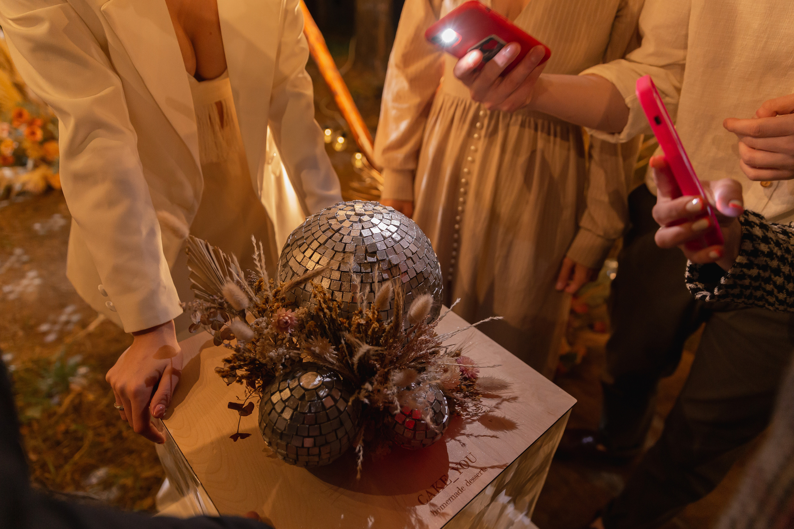 Не женюсь я, не женюсь!. Э Т О М Ы