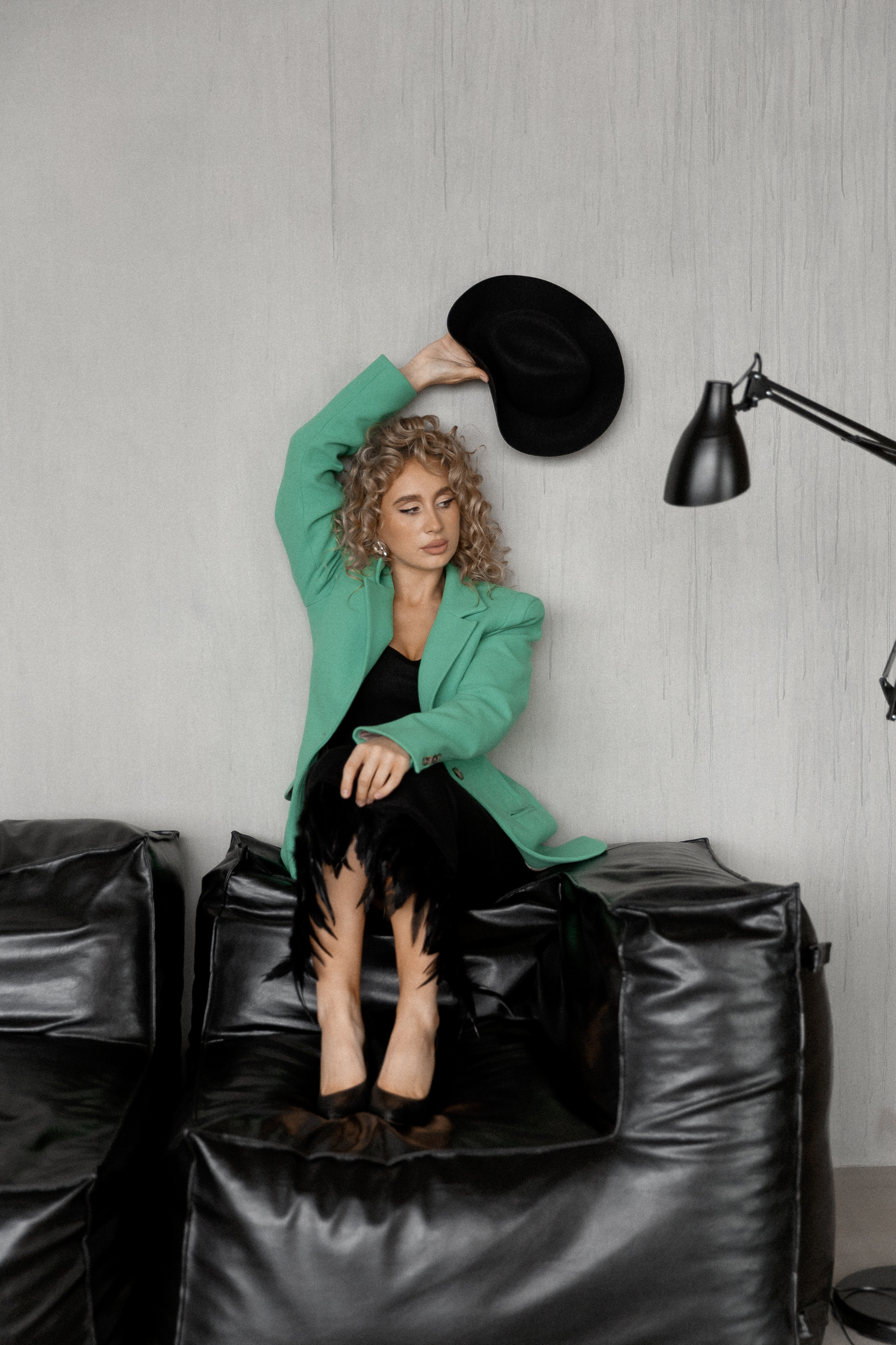 TANYA. Э Т О М Ы