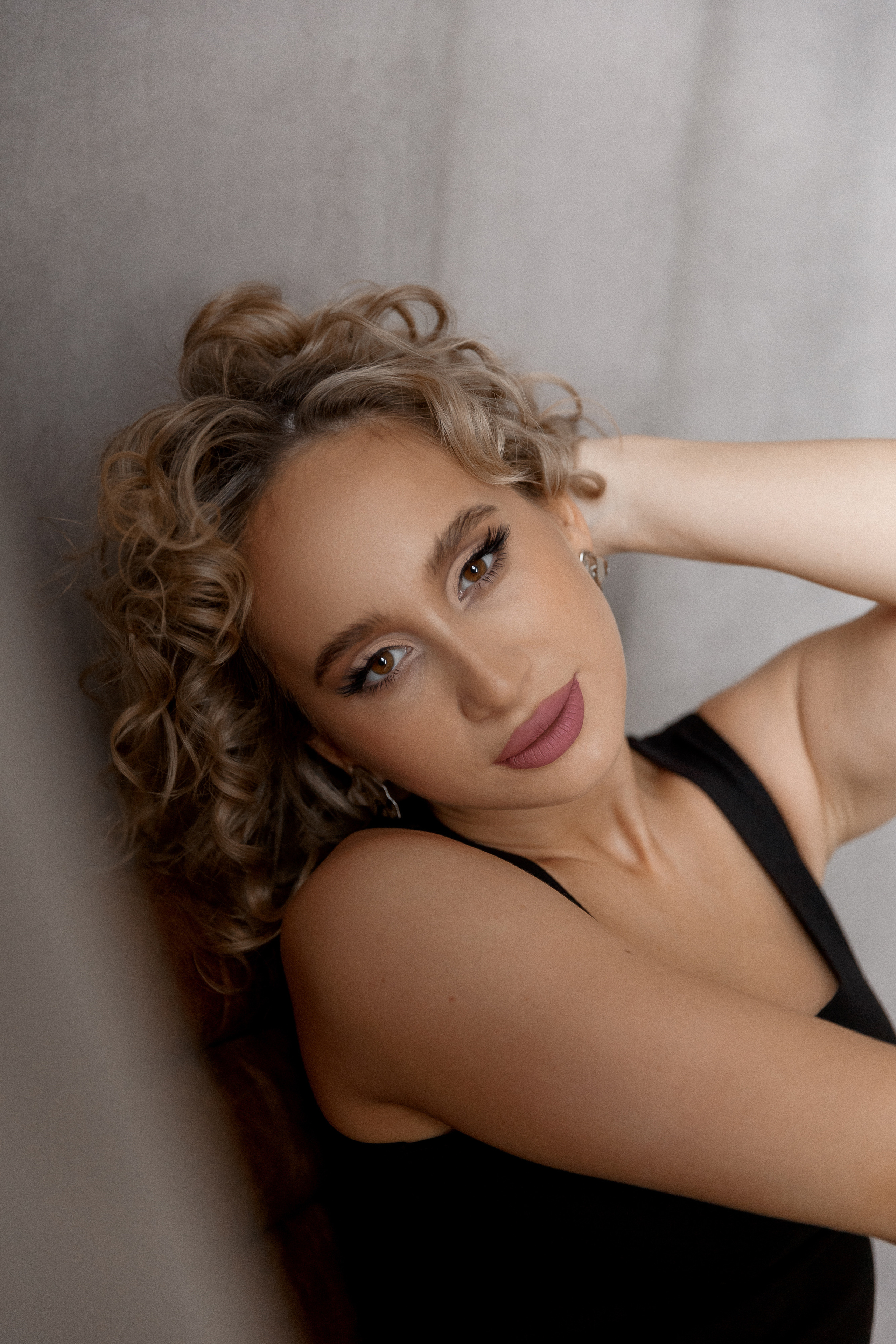 TANYA. Э Т О М Ы