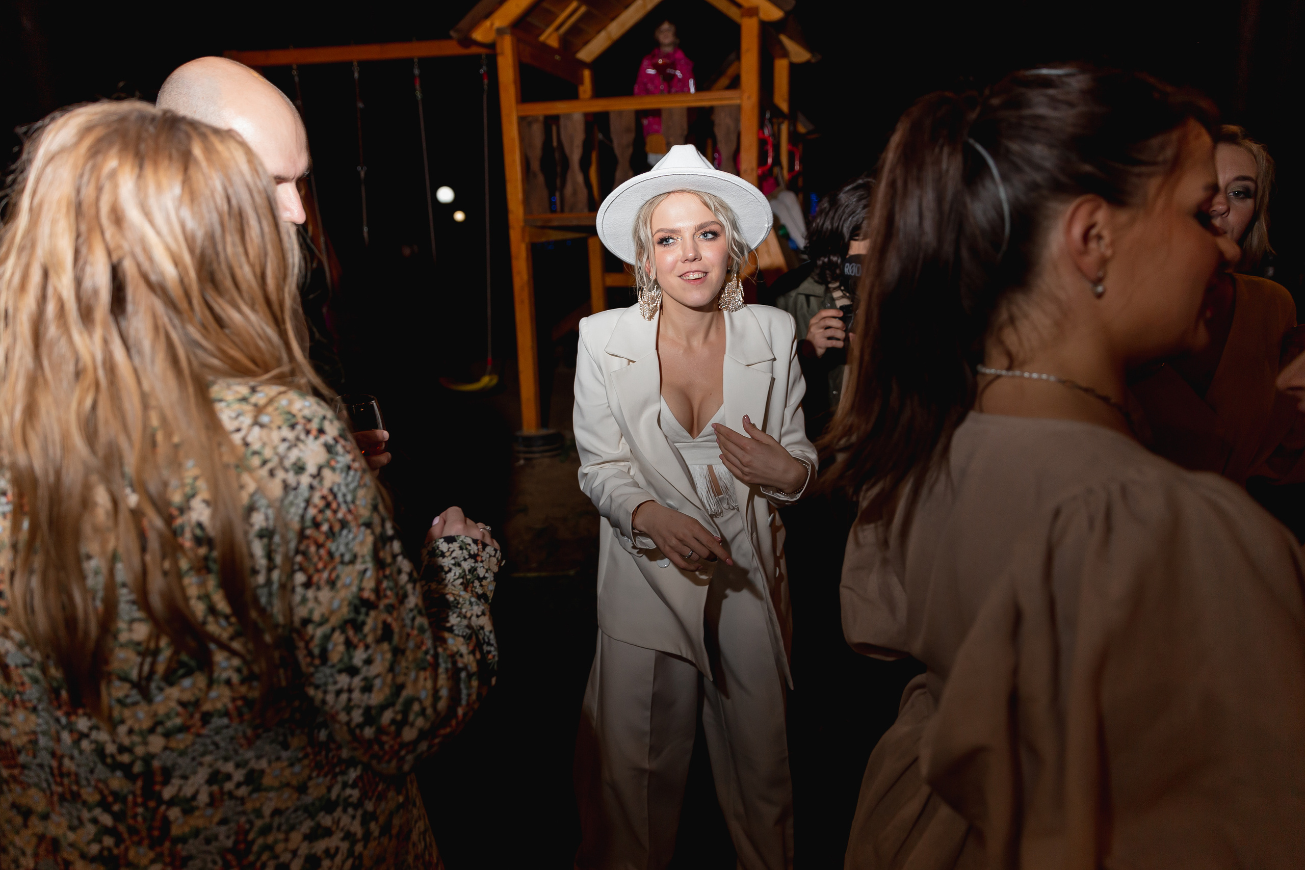 Не женюсь я, не женюсь!. Э Т О М Ы