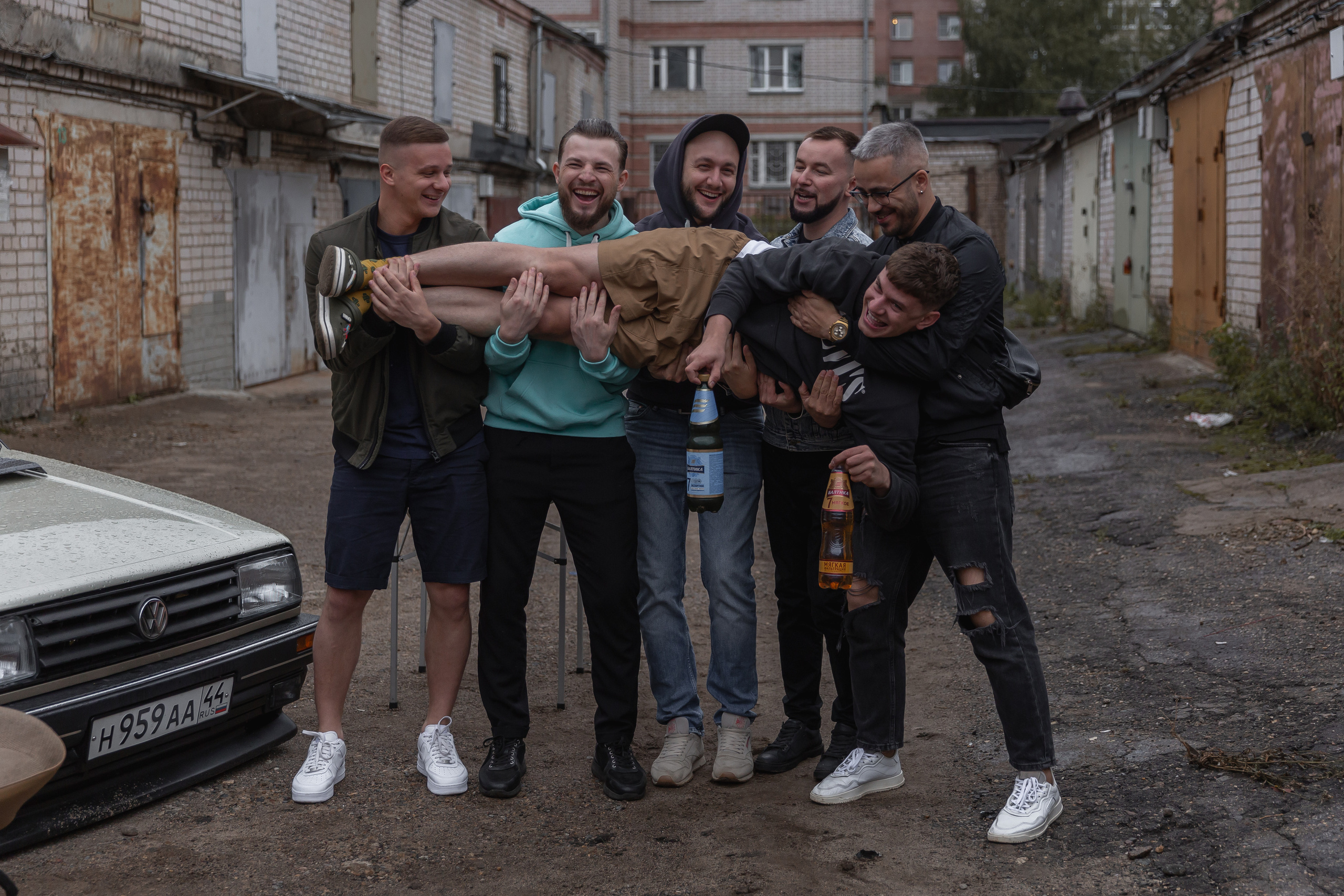 Не женюсь я, не женюсь!. Э Т О М Ы