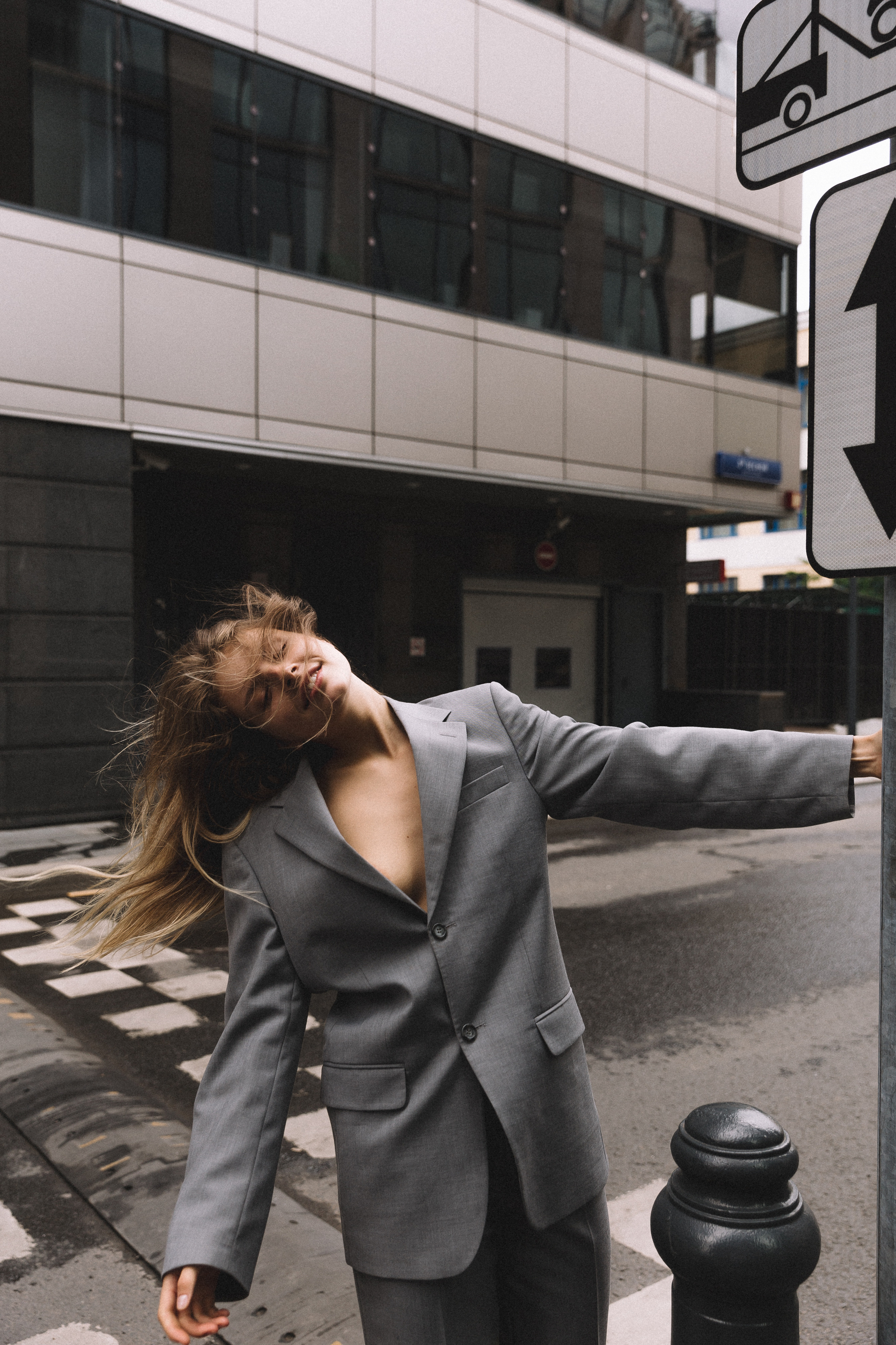 MARY. Э Т О М Ы