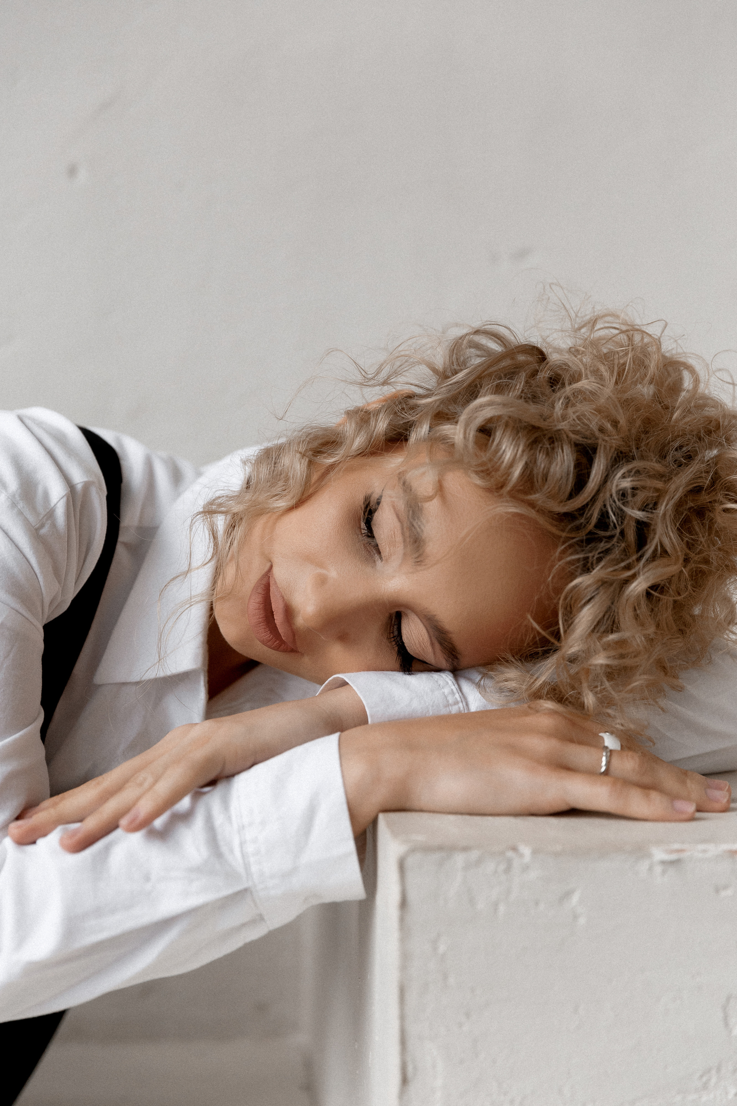 TANYA. Э Т О М Ы