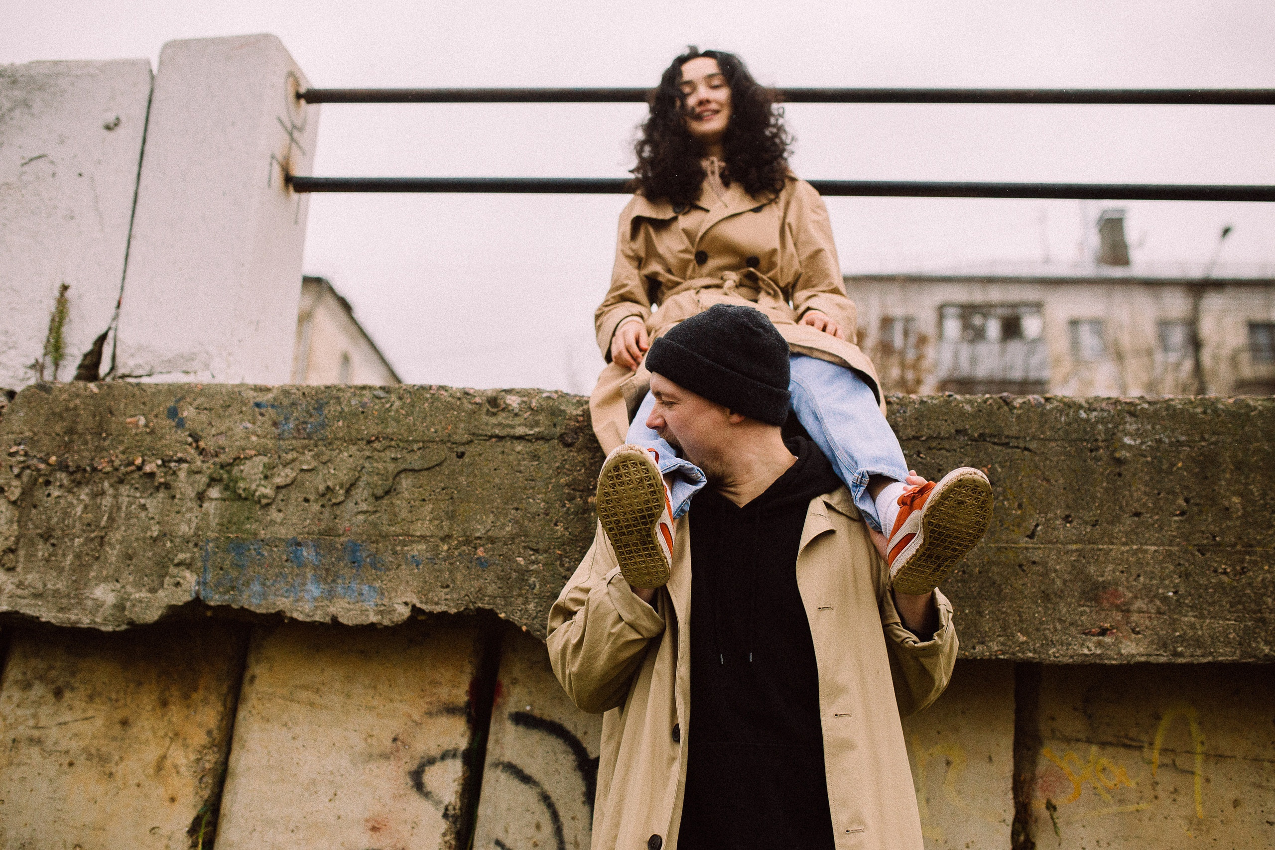 Любить в К. Э Т О М Ы