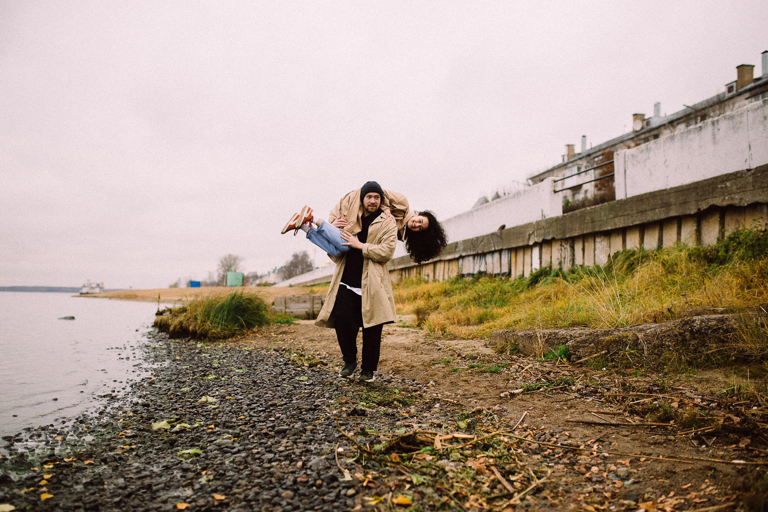 Любить в К. Э Т О М Ы