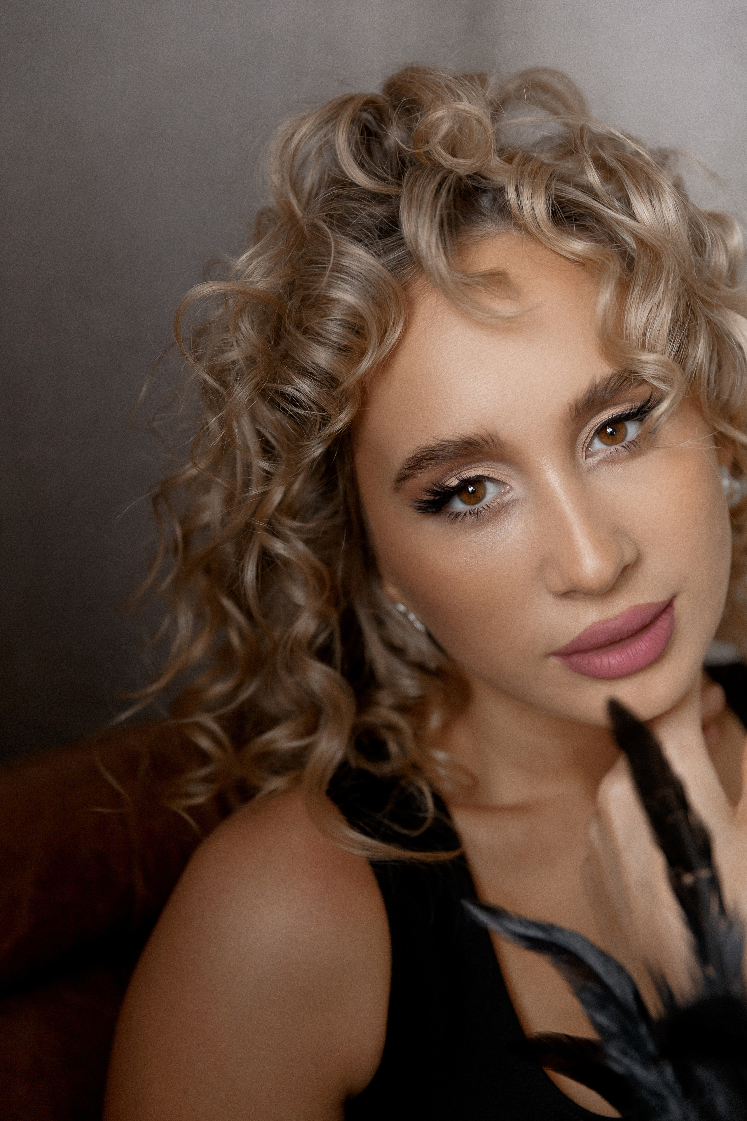 TANYA. Э Т О М Ы