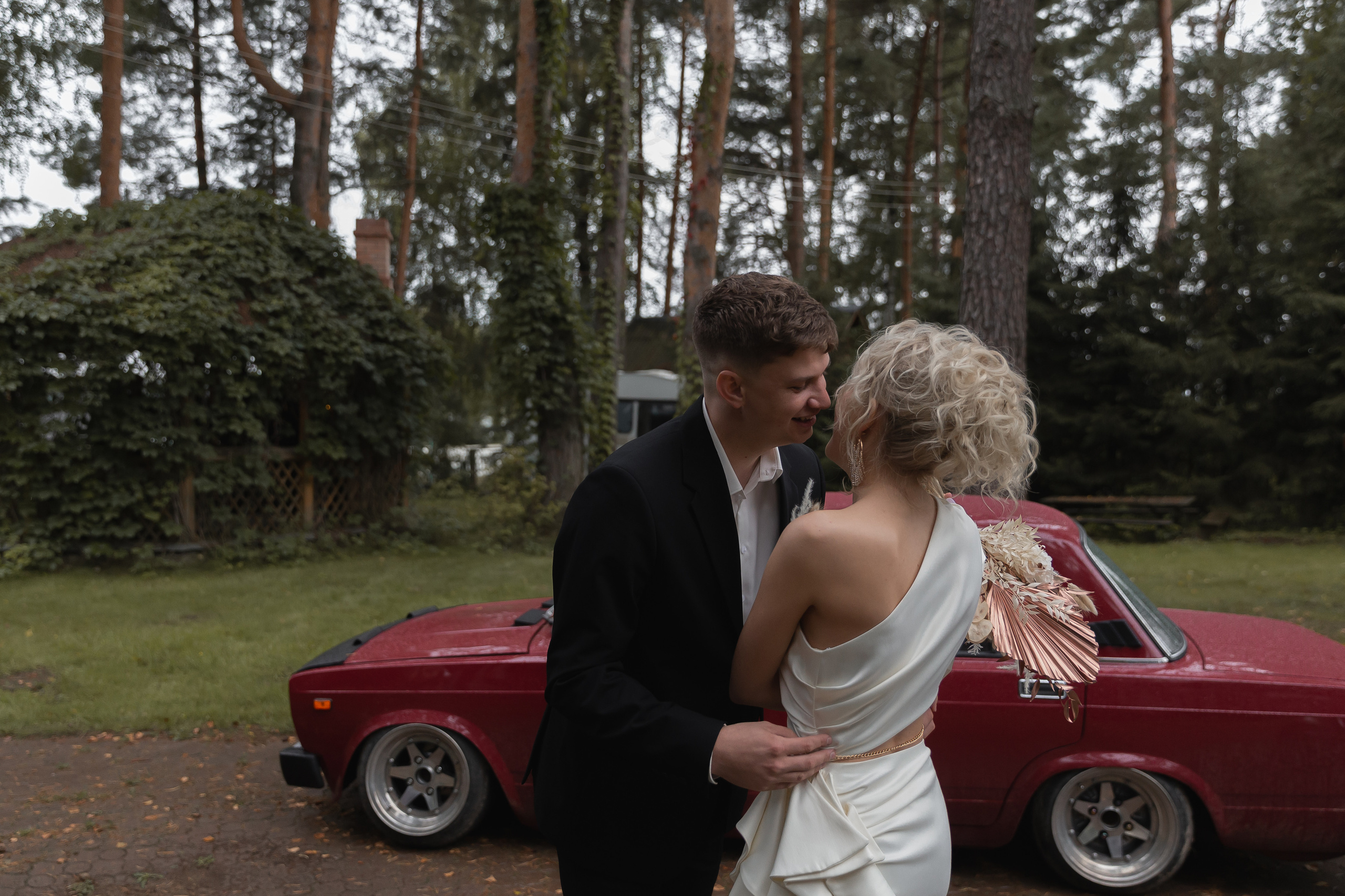 Не женюсь я, не женюсь!. Э Т О М Ы