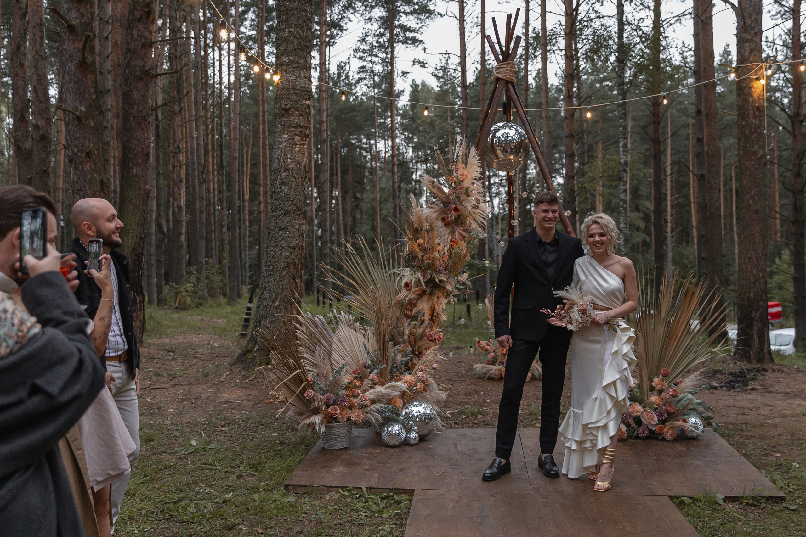 Не женюсь я, не женюсь!. Э Т О М Ы