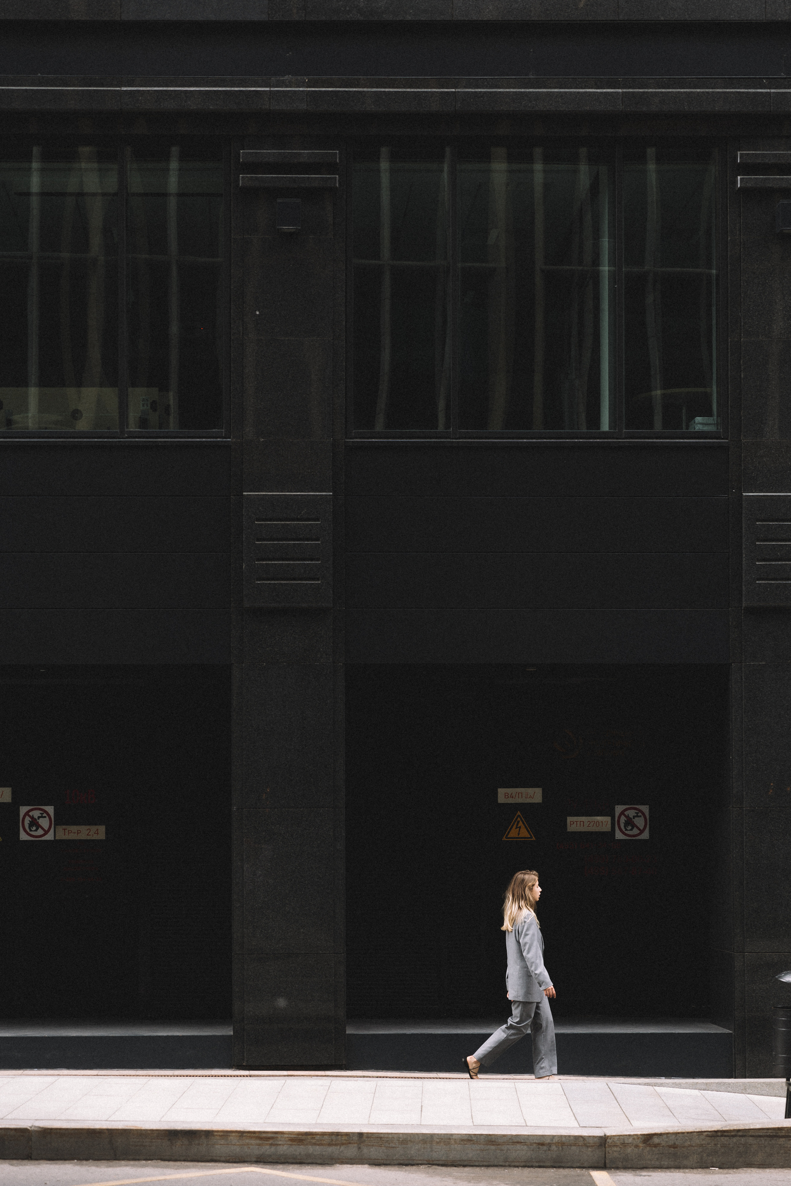 MARY. Э Т О М Ы