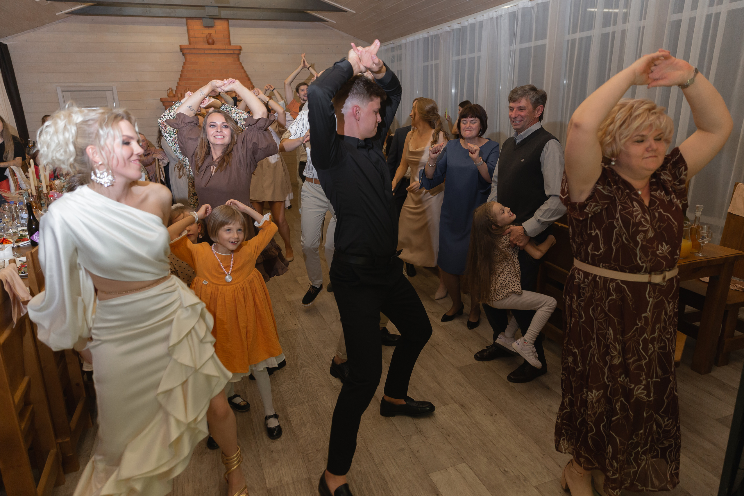 Не женюсь я, не женюсь!. Э Т О М Ы