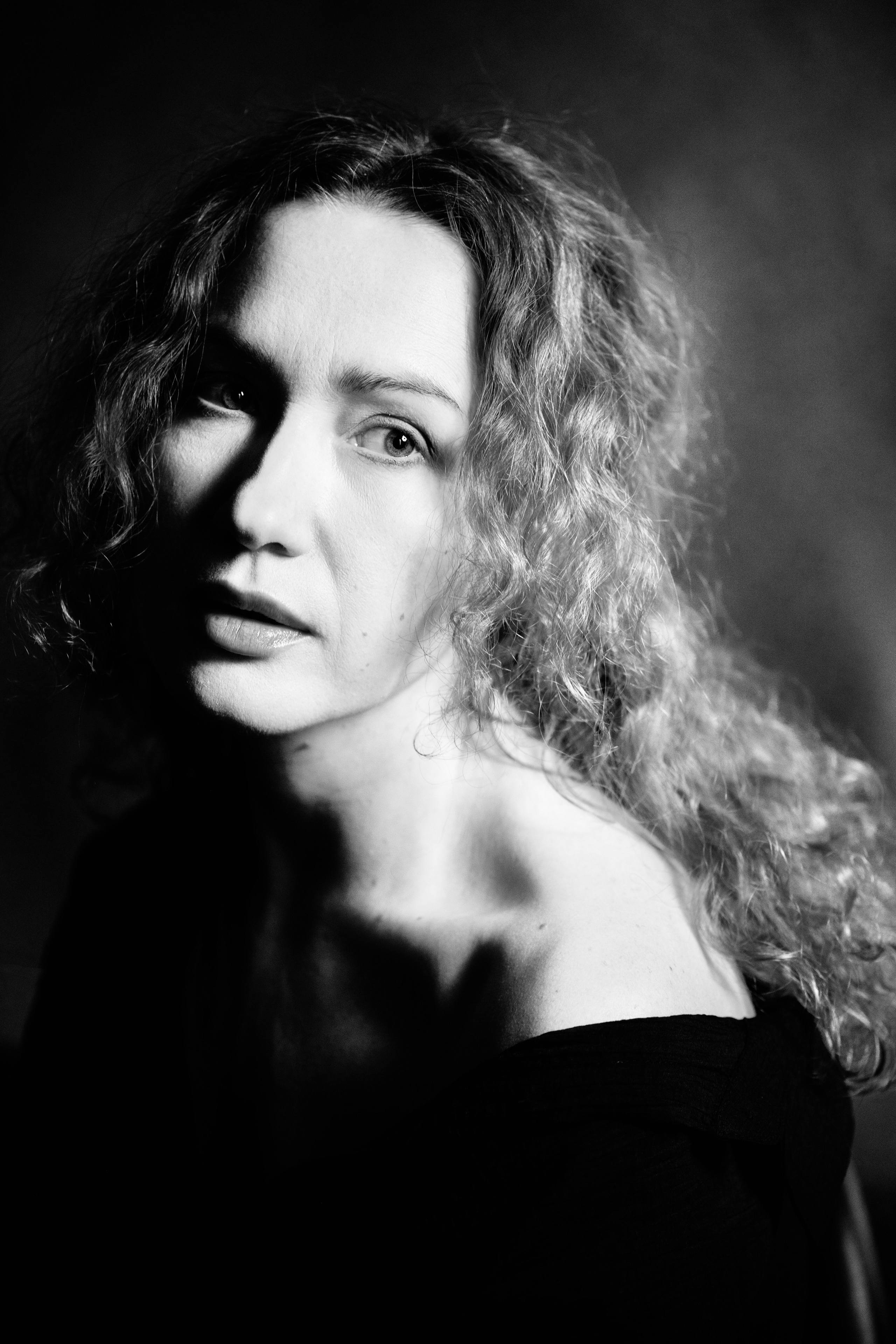 Анастасия. Грустит гитара