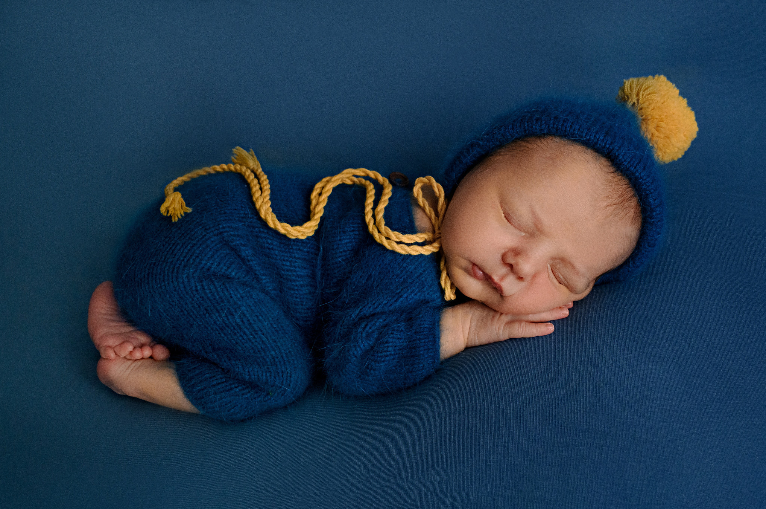 Newborn boy. Фотограф новорожденных малышей в Санкт-Петербурге