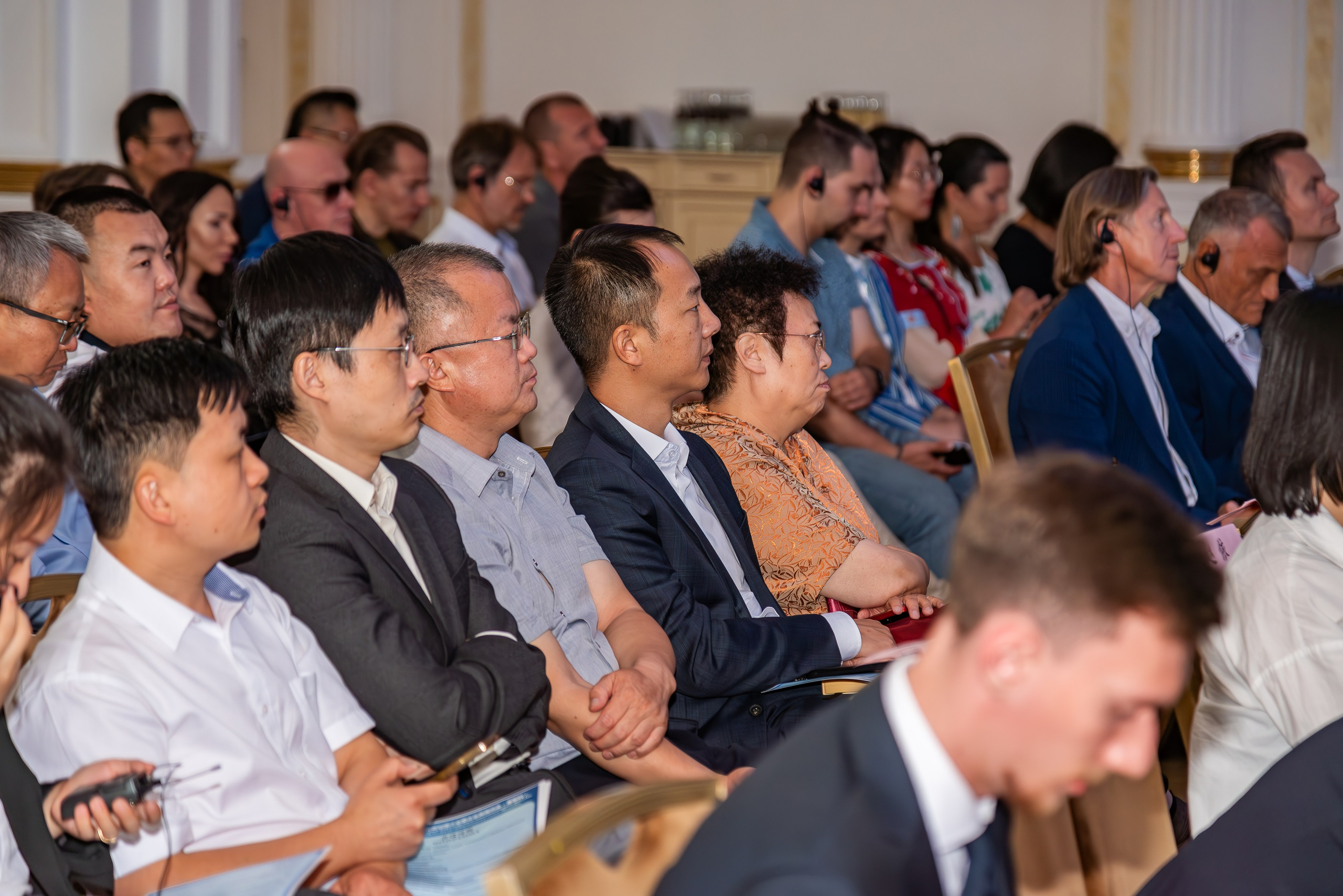 Репортажный фотограф на Бизнес Конференцию,  г.Москва,. Интерьерный & Репортажный фотограф Озеров Денис, г. Москва