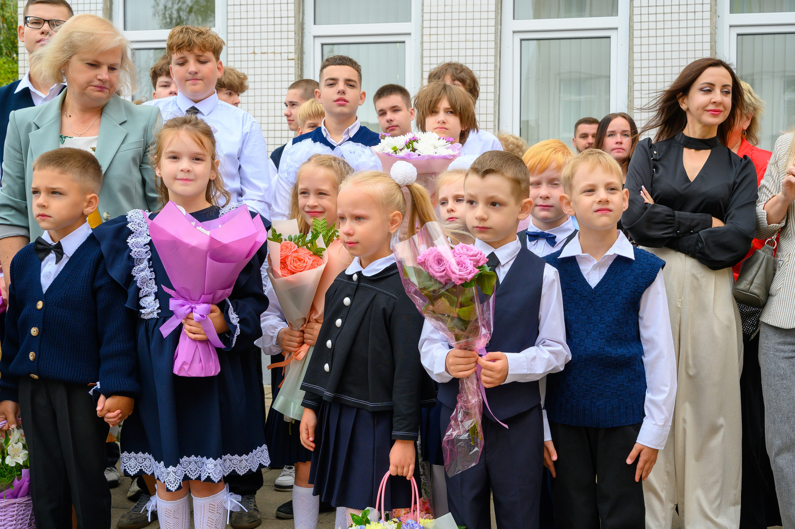 Вот звучит первый звонок, перед этим долгое приготовление к новому этапу в жизни, Яромир идет в школу. Фотоуслуги, услуги фотографа, фотографирование важных событий