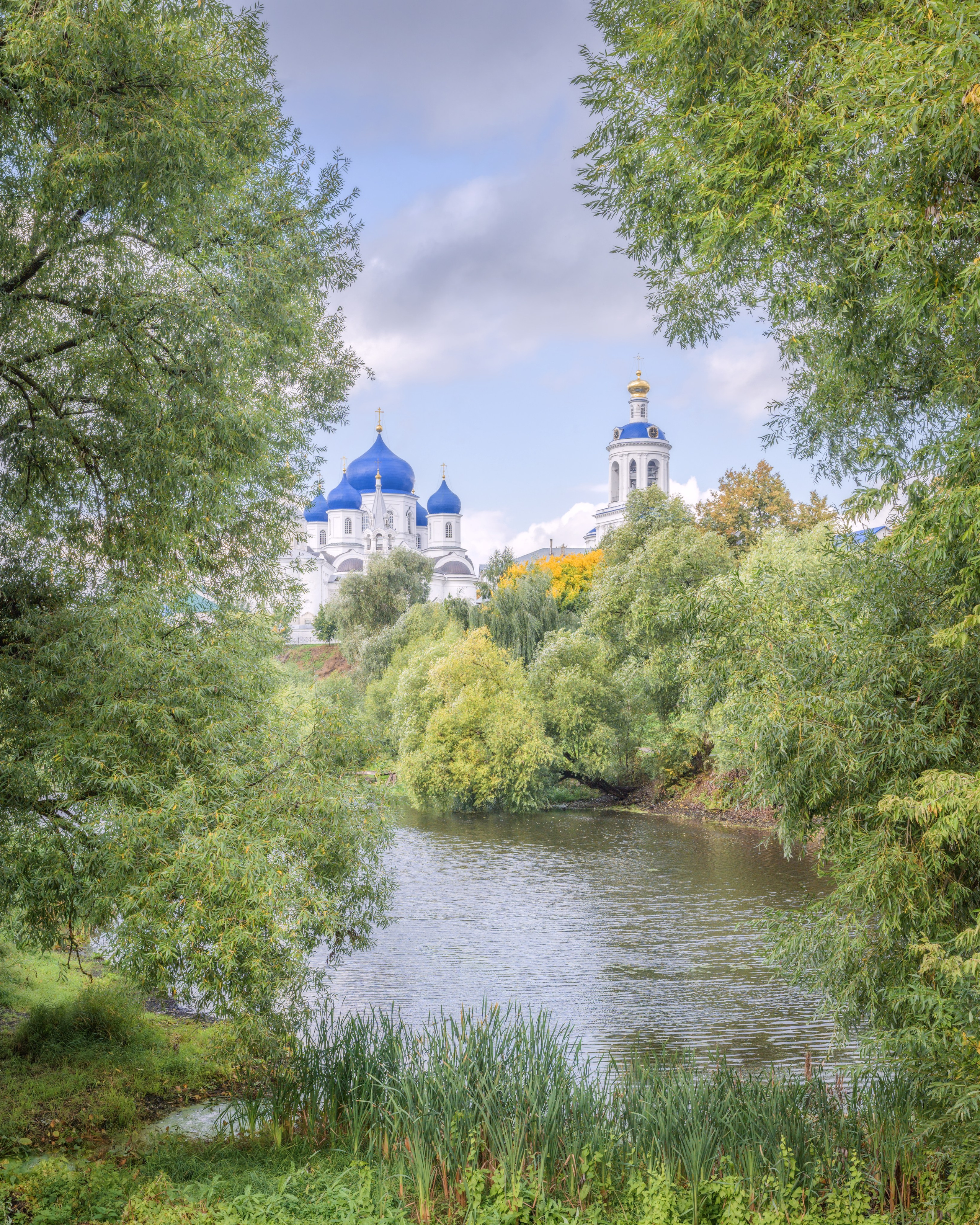 Вид на Боголюбский монастырь Рождества Богородицы