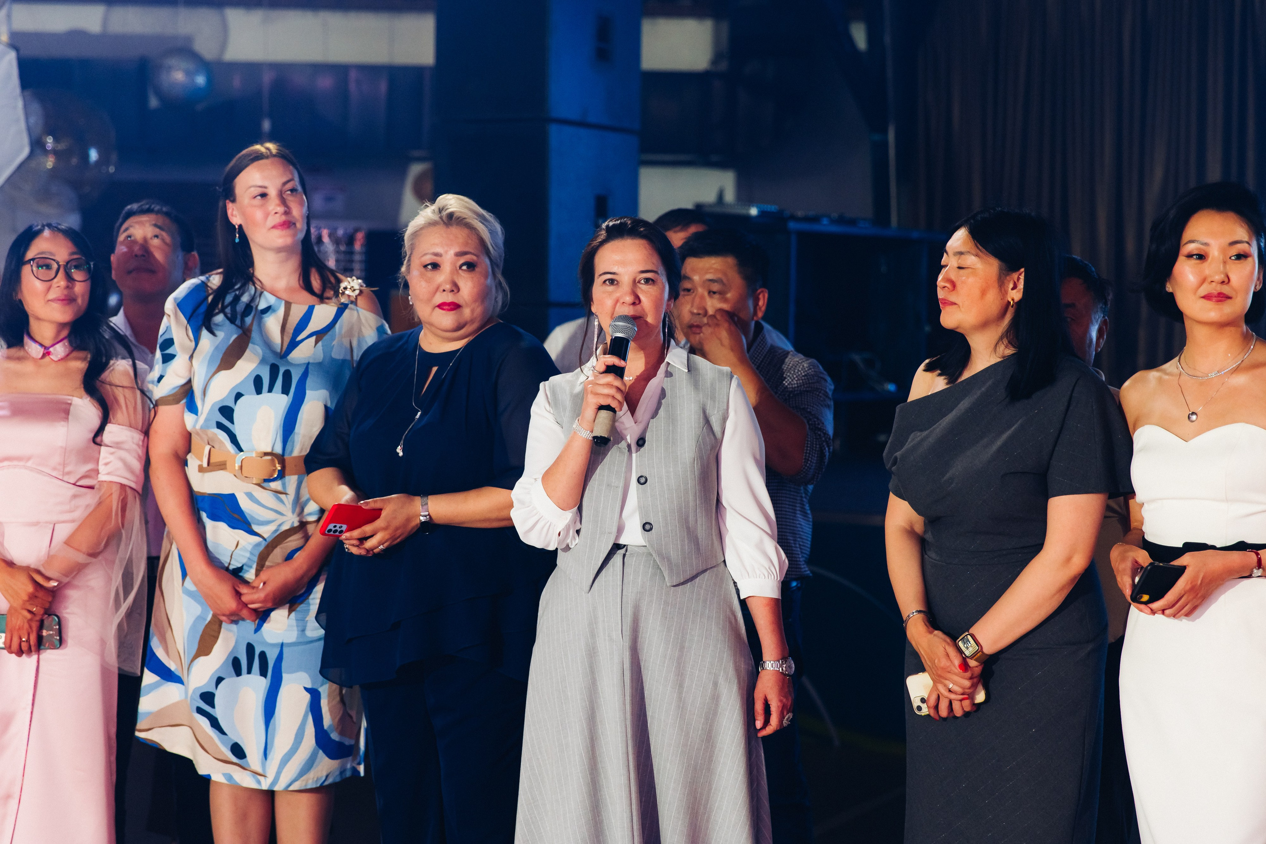 Выпускной вечер. 49 школа. Баран на корове. Свадебный и семейный фотограф в Улан-Удэ