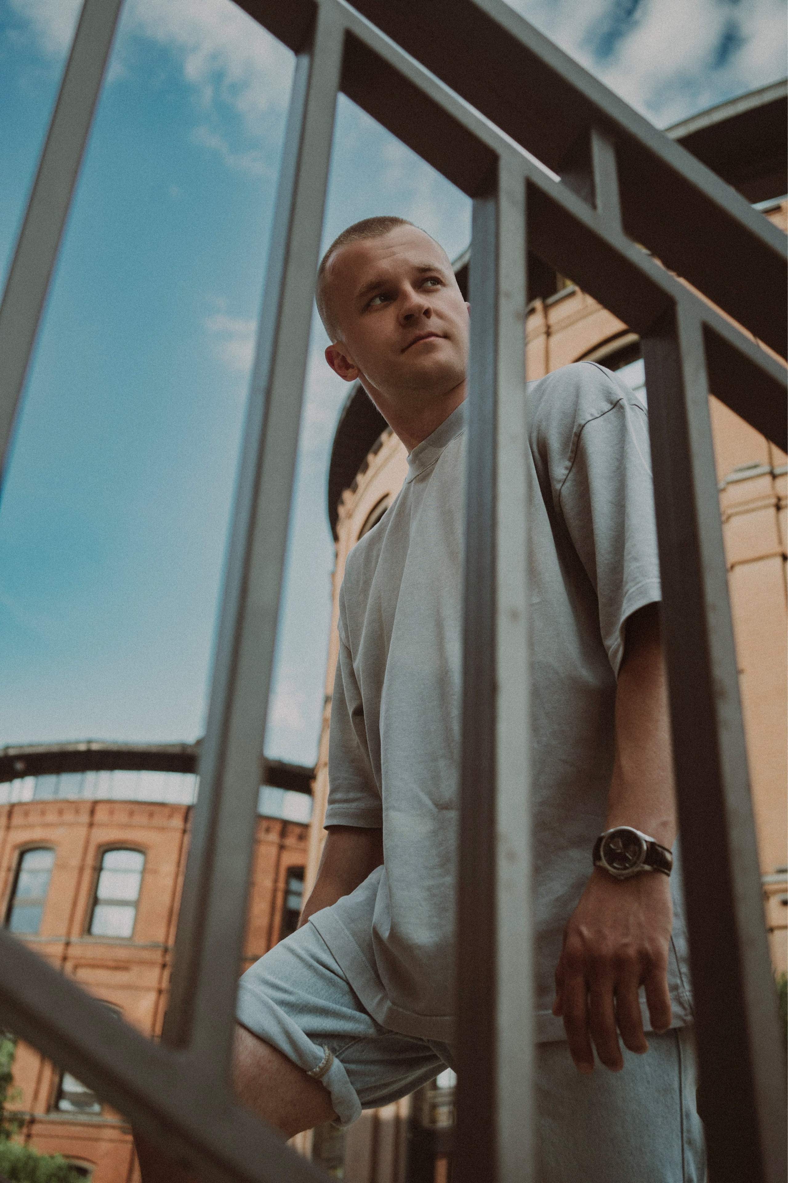 В кадре: педагог. Творческие фотосессии в Москве. Фотоальбом лидера группы ЯЛО