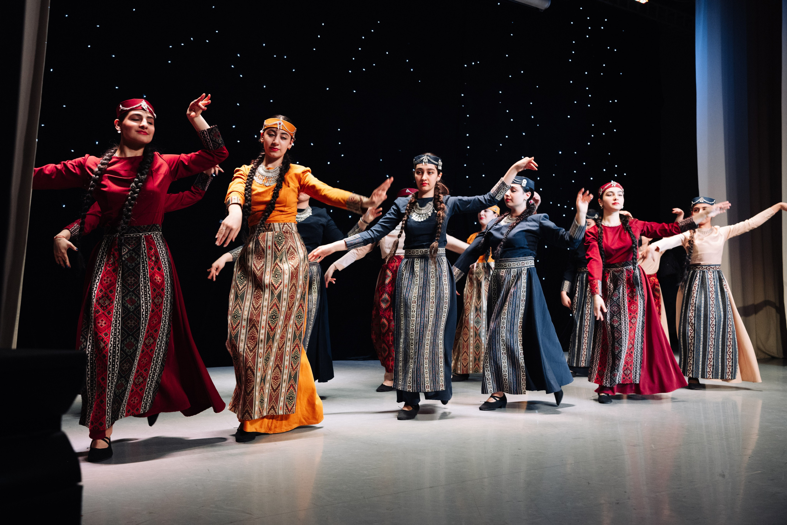 Благотворительный концерт в помощь Артему Сардаряну. Фотограф Артем Севостьянов. Профессиональная фотосъемка в Ногинске, Москве, Московской области и за границей