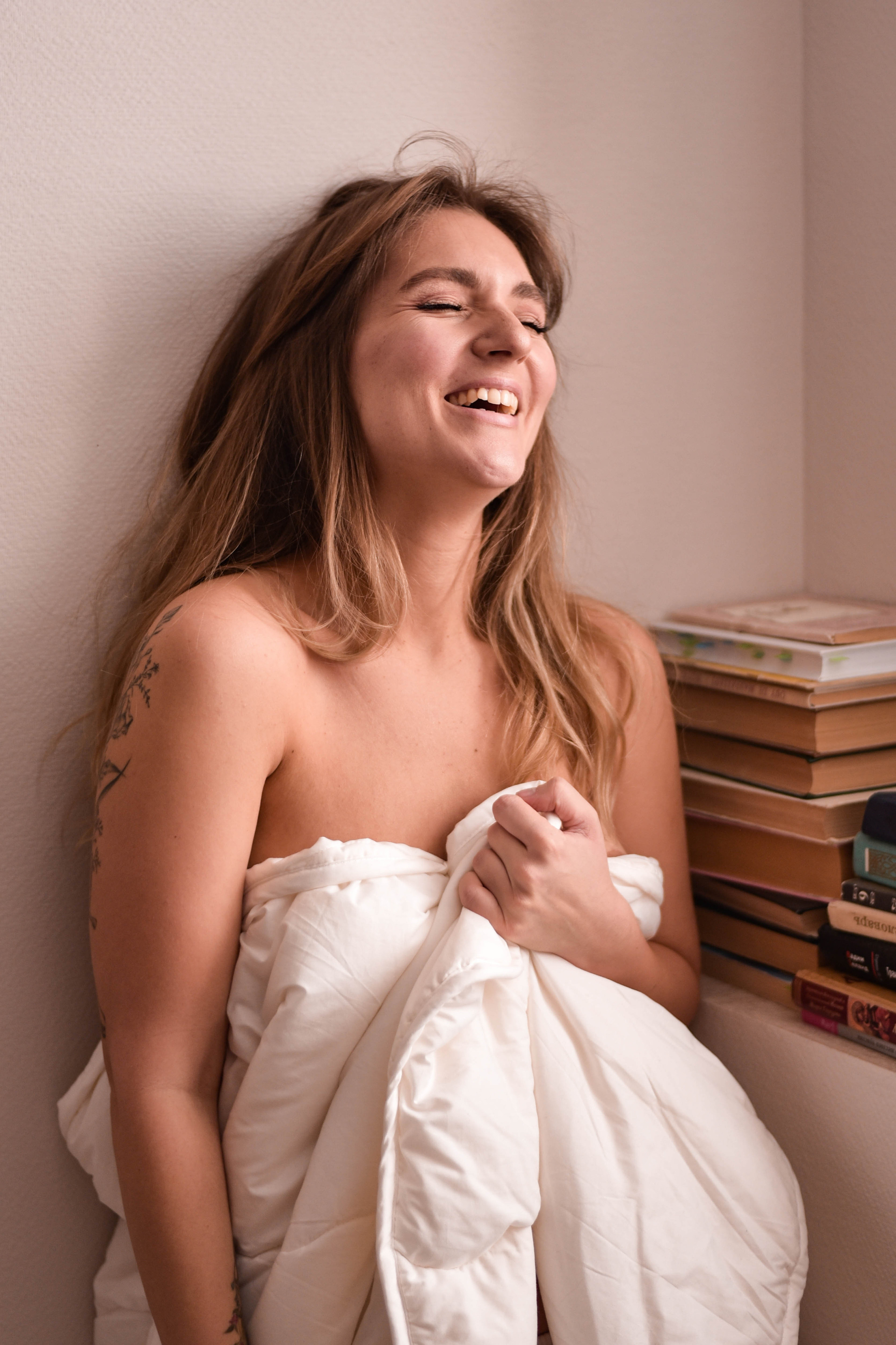 Женщина с кисточками. Фотограф Юлия Гревцова