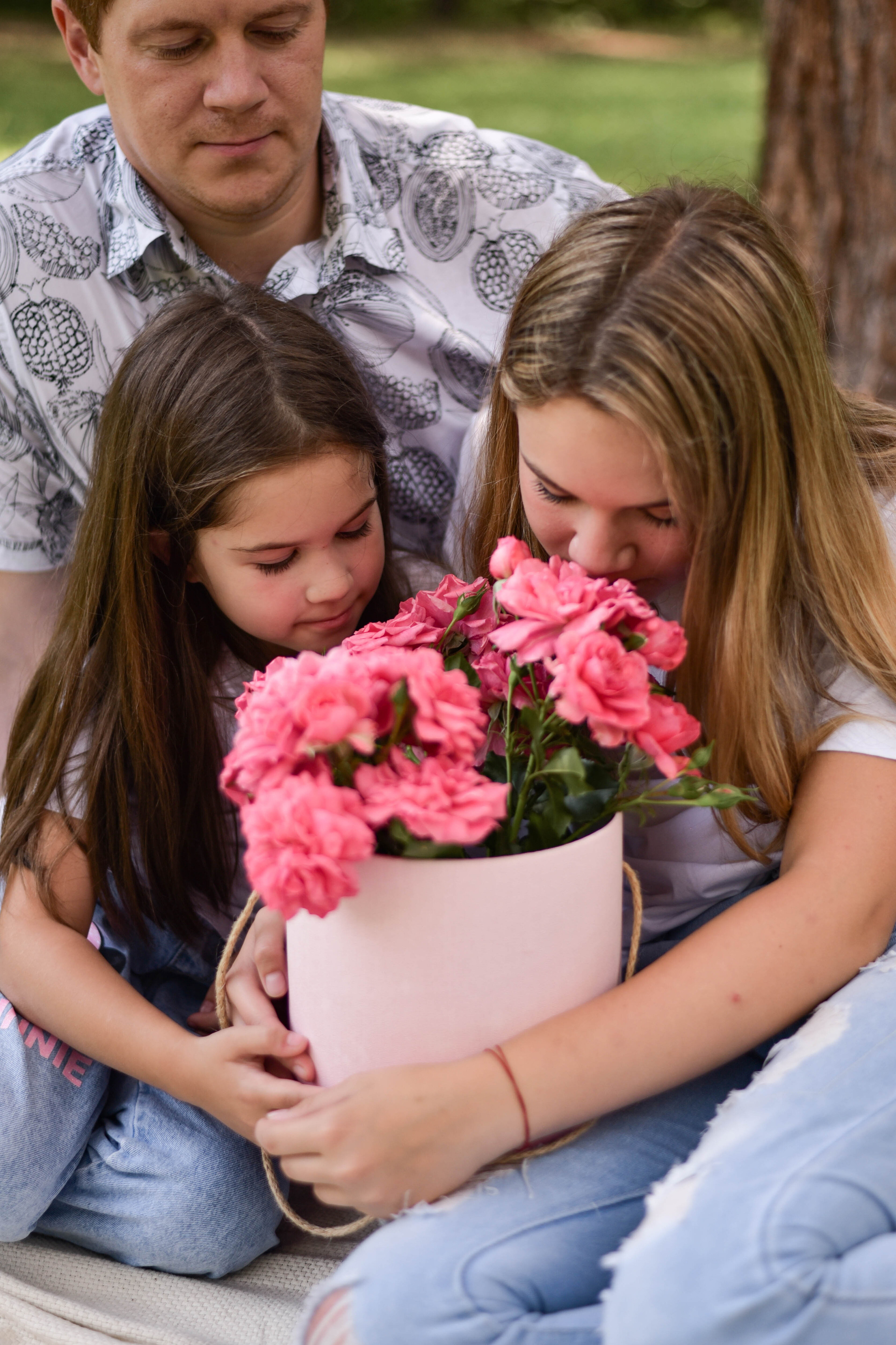 Пикник под деревом. Фотограф Юлия Гревцова