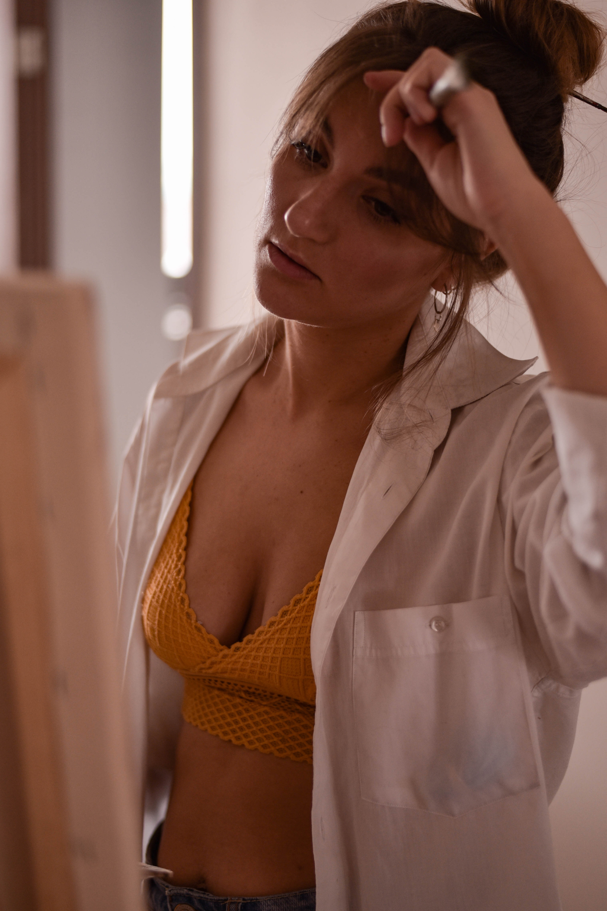 Женщина с кисточками. Фотограф Юлия Гревцова