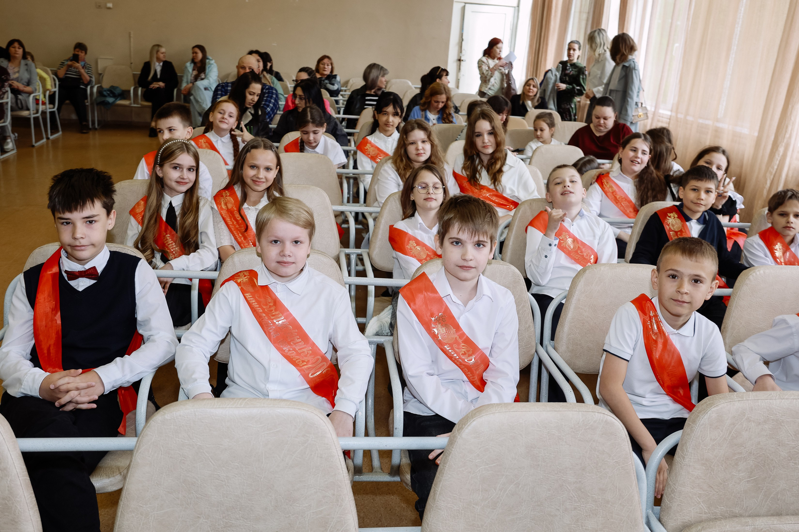 Последний звонок 4б школа 26. Фотограф Юлия Мальцева