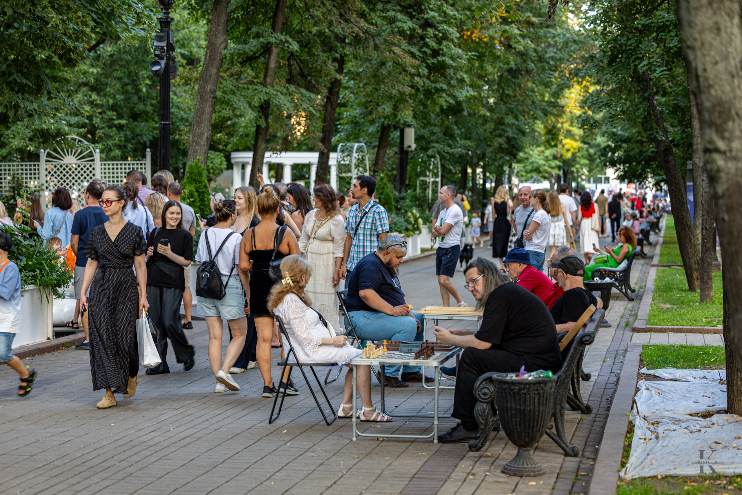 Москва. Июль 2025. Чистопрудный бульвар. Хитровка. Детали. Фотографирую жизнь! Московский фотограф волонтер