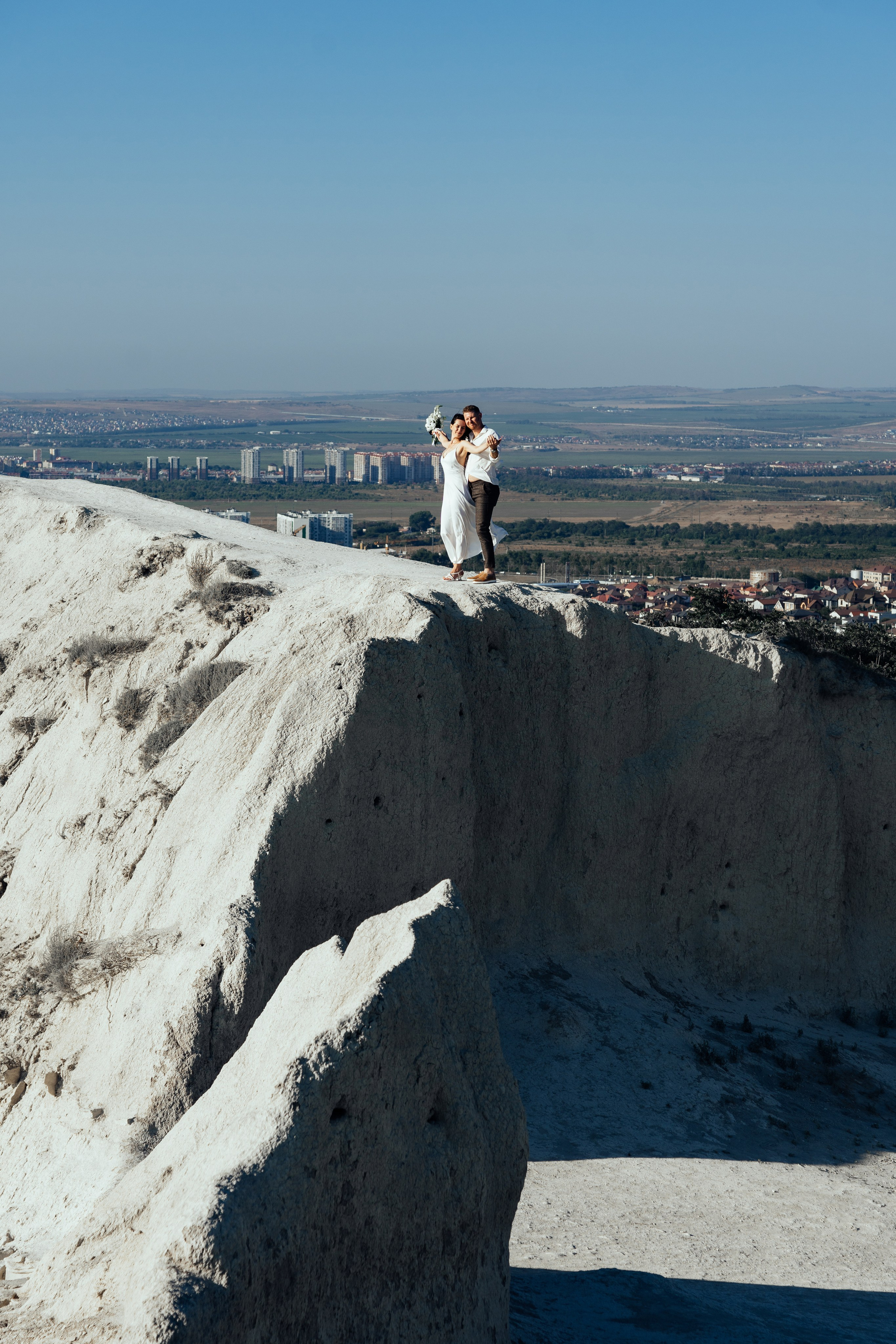 Жених и невеста, Ласточкины гнезда в Анапе