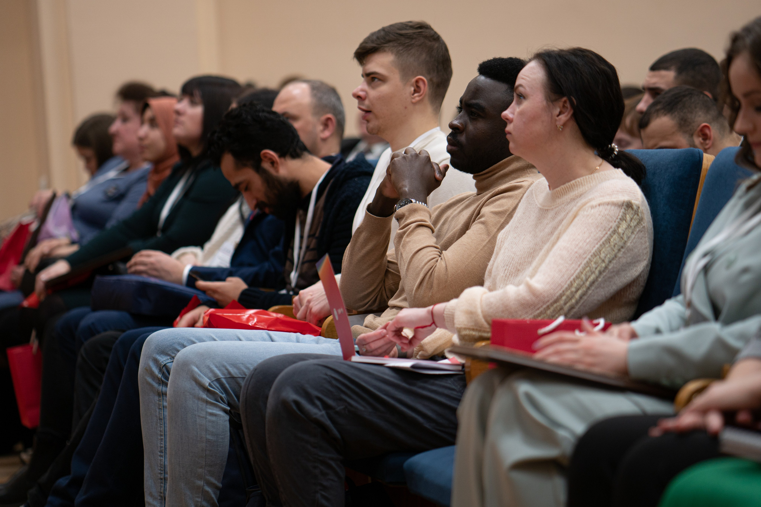 Научно-практическая конференция. Творческий и репортажный фотограф в Москве Клим Долгов